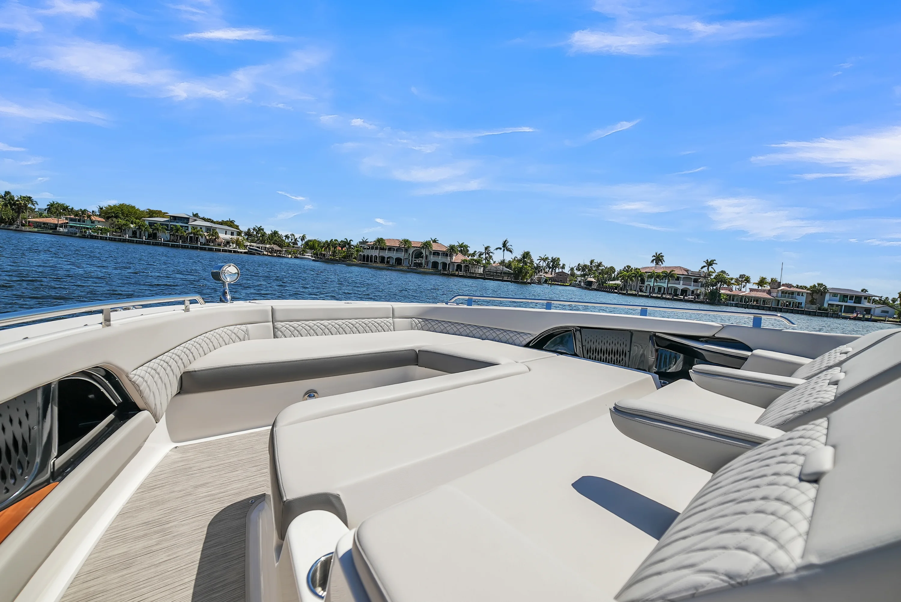 2026 Sea Ray Sundancer 370 Outboard Image Thumbnail #30