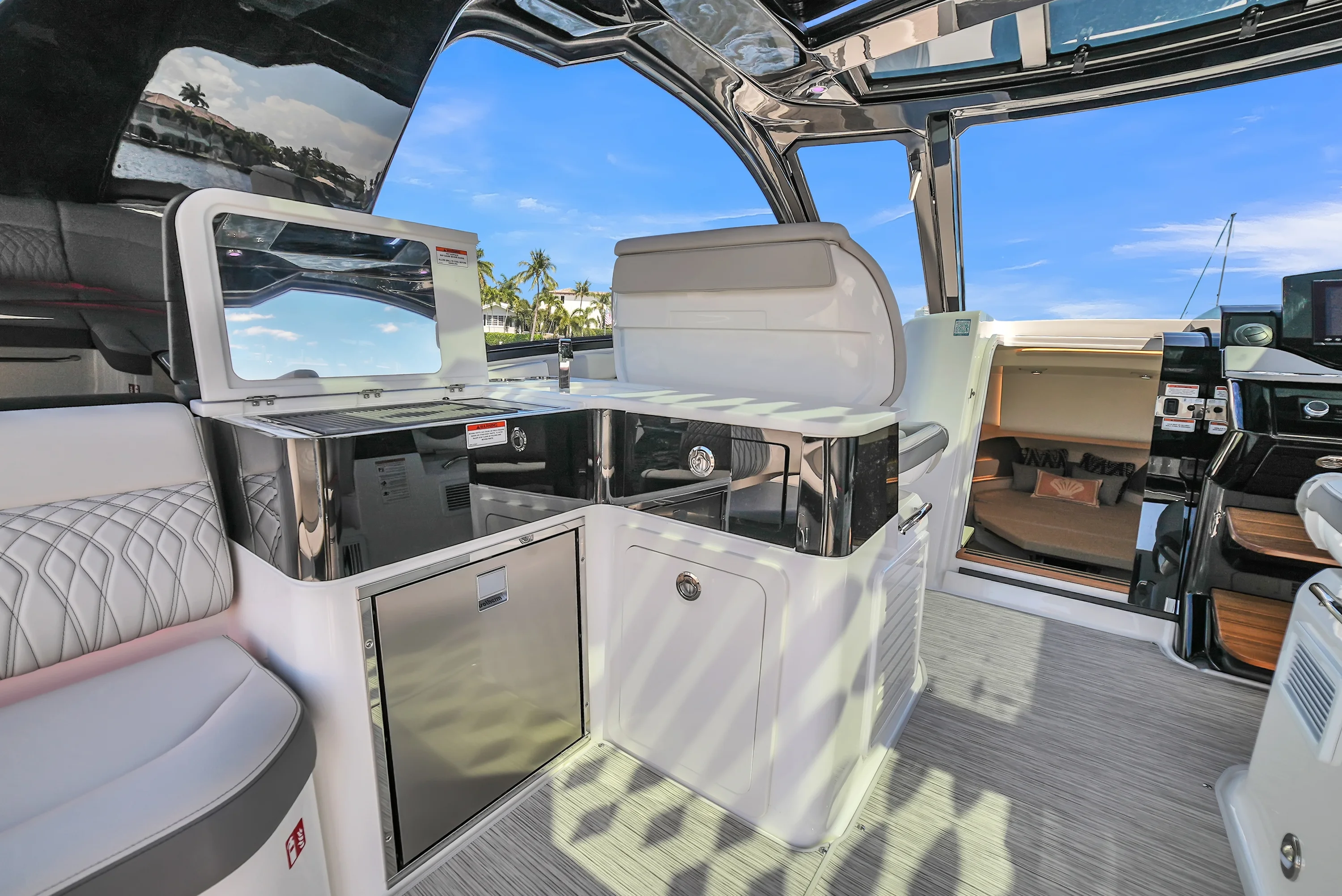 2026 Sea Ray Sundancer 370 Outboard Image Thumbnail #25