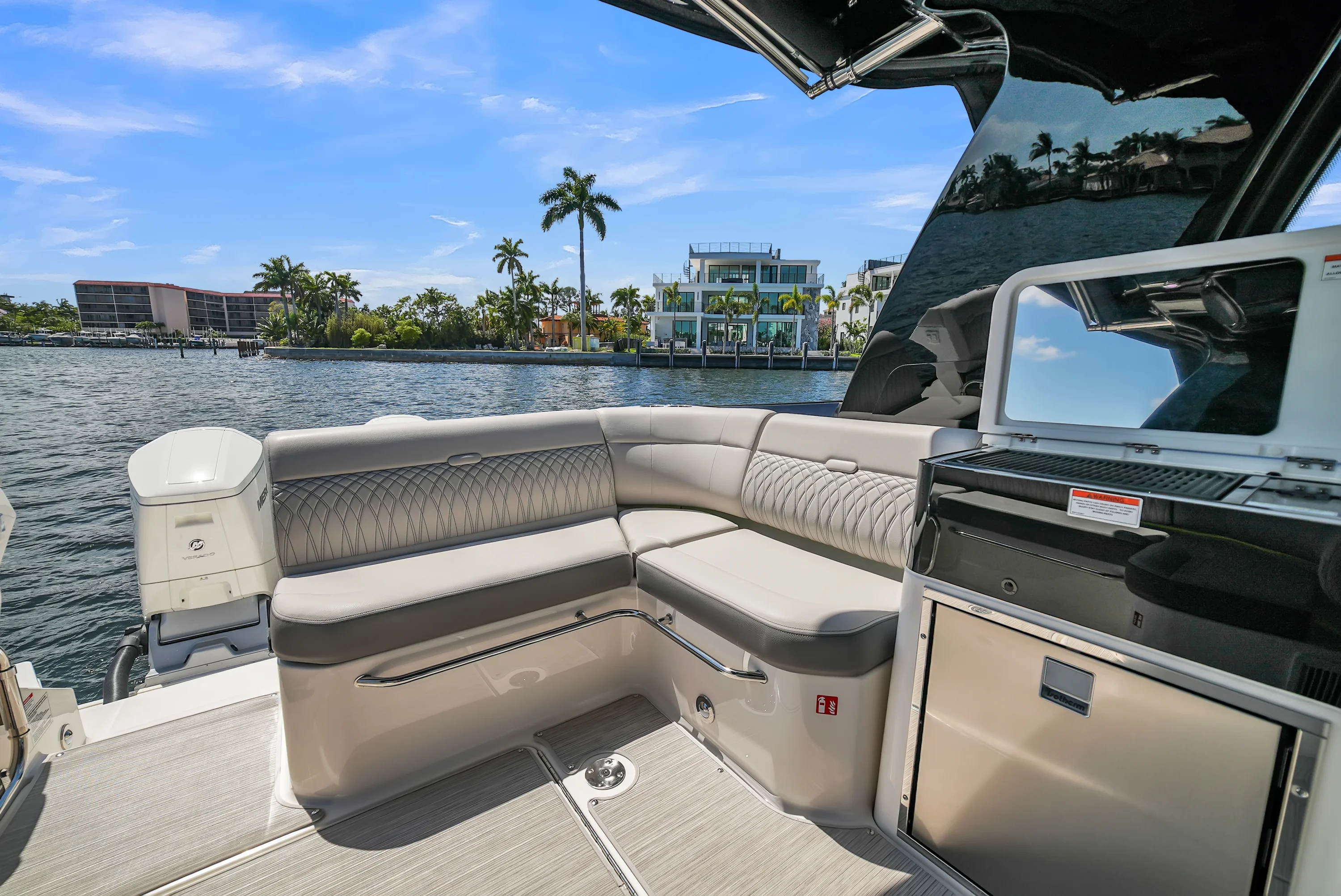 2026 Sea Ray Sundancer 370 Outboard Image Thumbnail #36