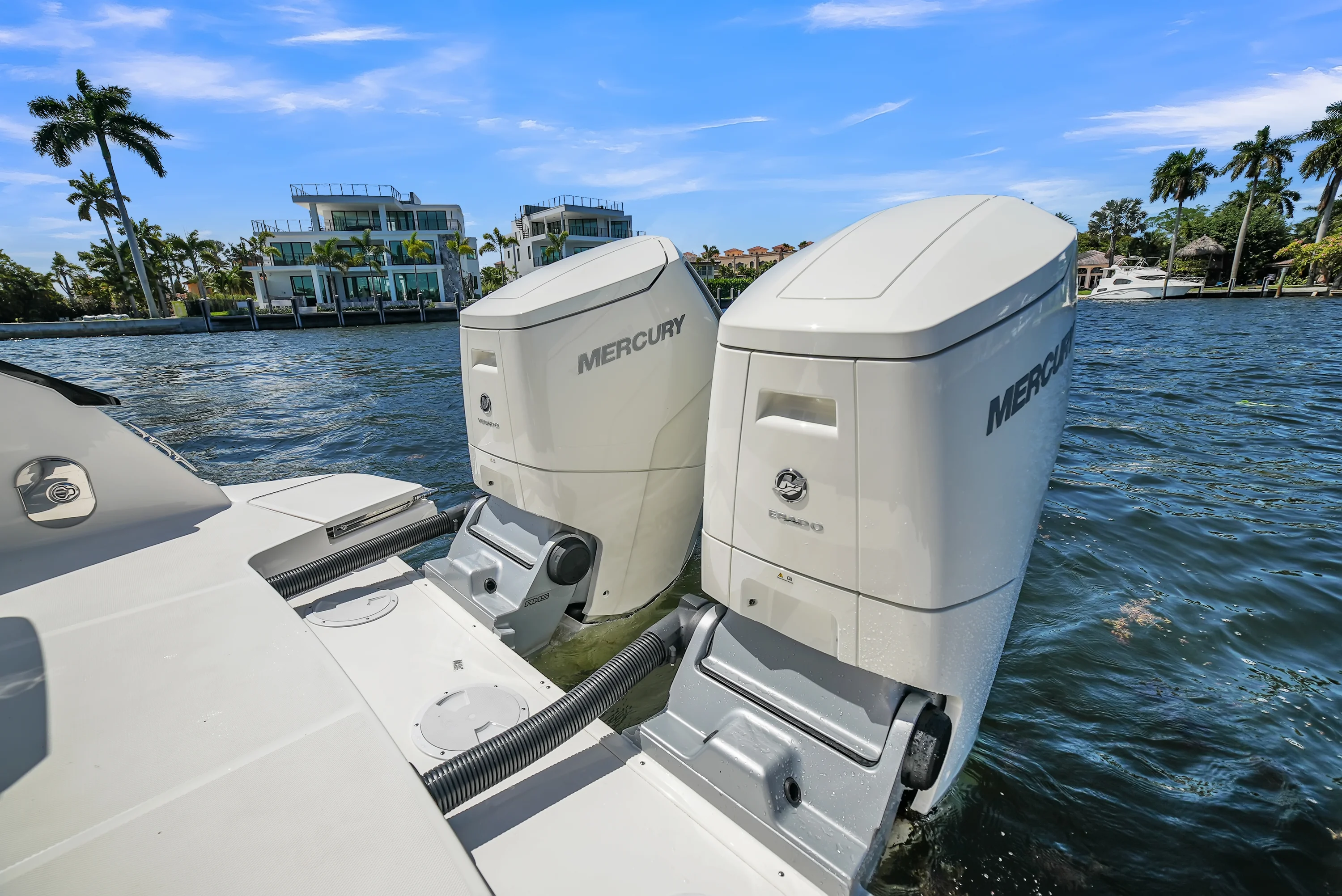 2026 Sea Ray Sundancer 370 Outboard Image Thumbnail #28