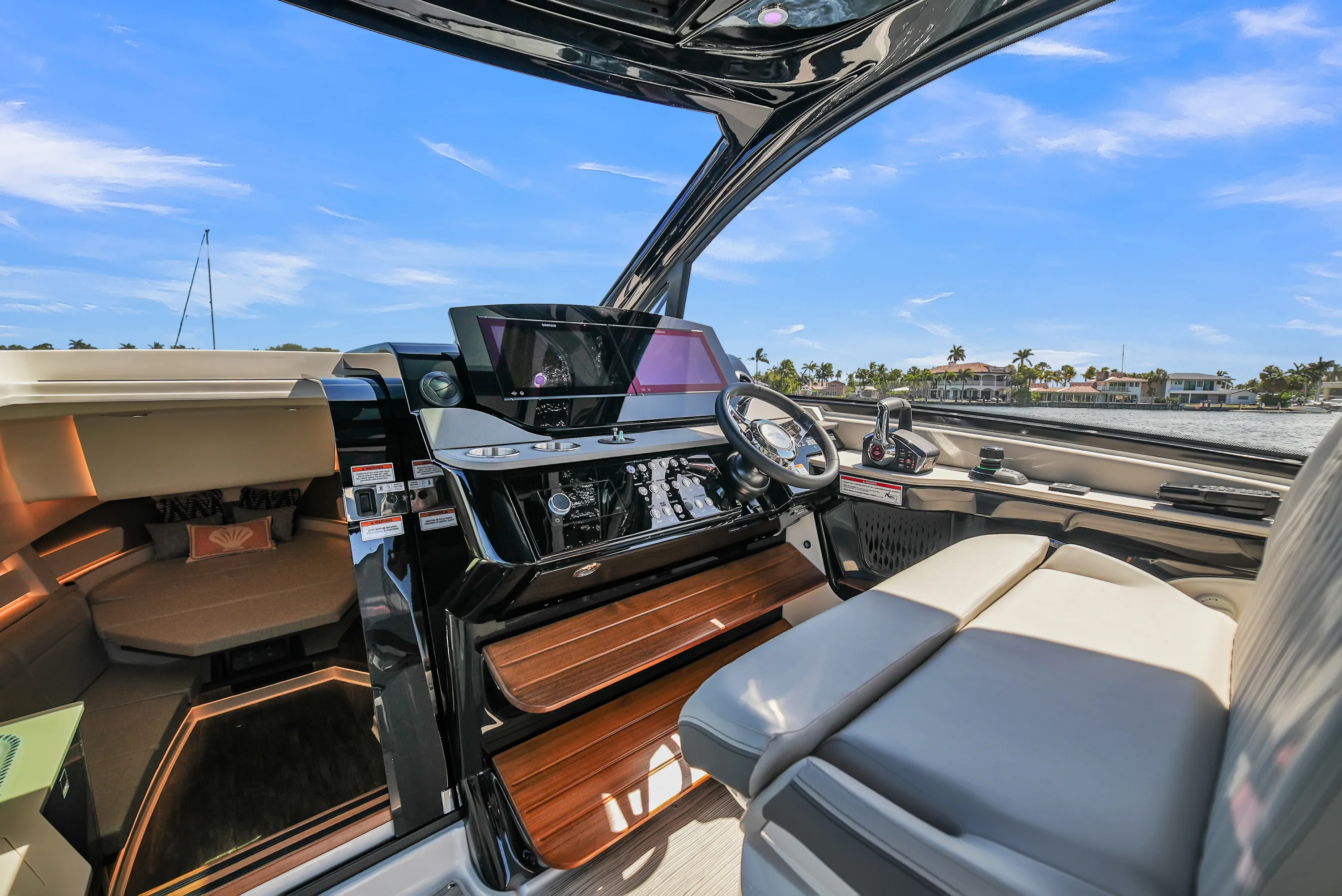 2026 Sea Ray Sundancer 370 Outboard Image Thumbnail #26