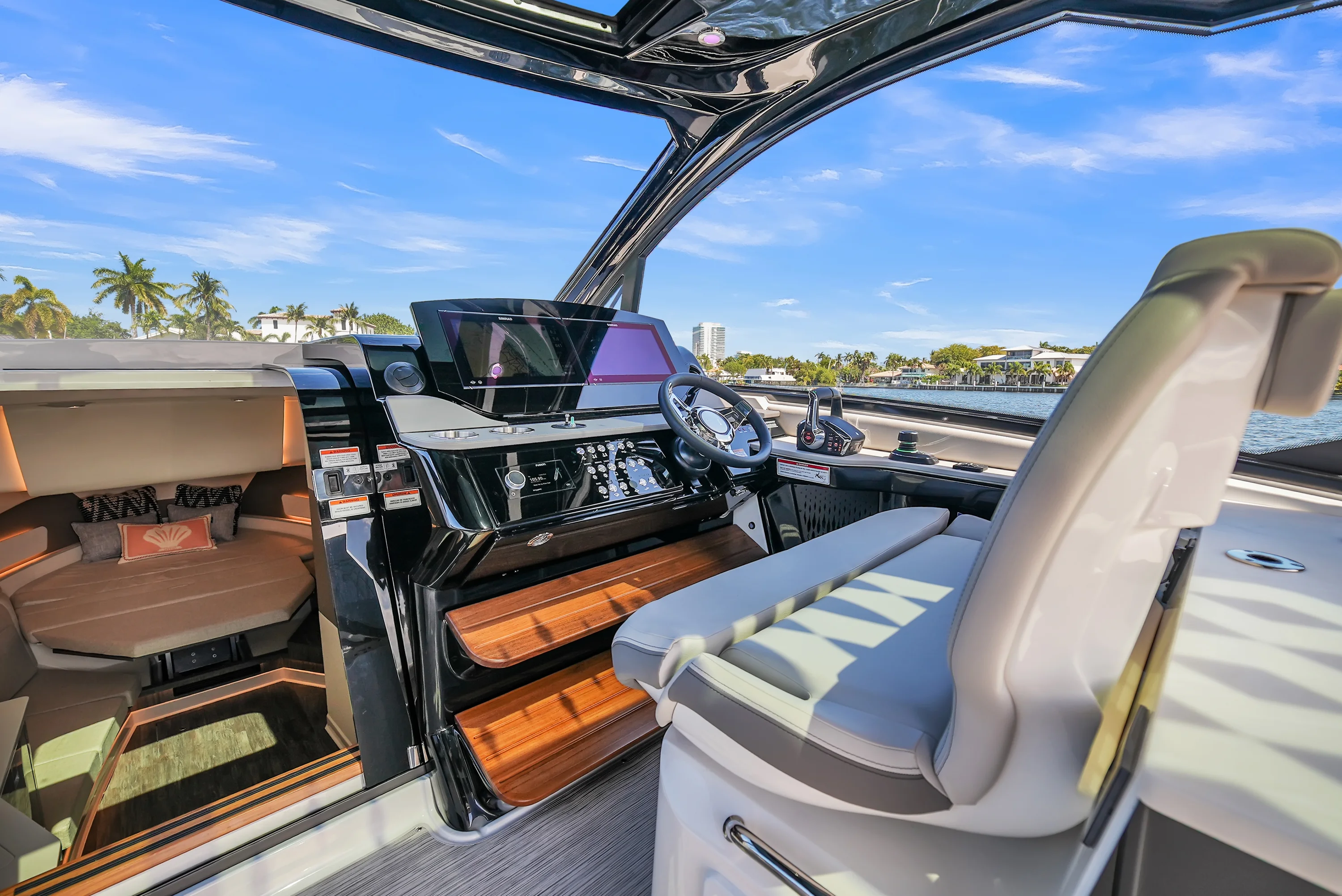 2026 Sea Ray Sundancer 370 Outboard Image Thumbnail #35
