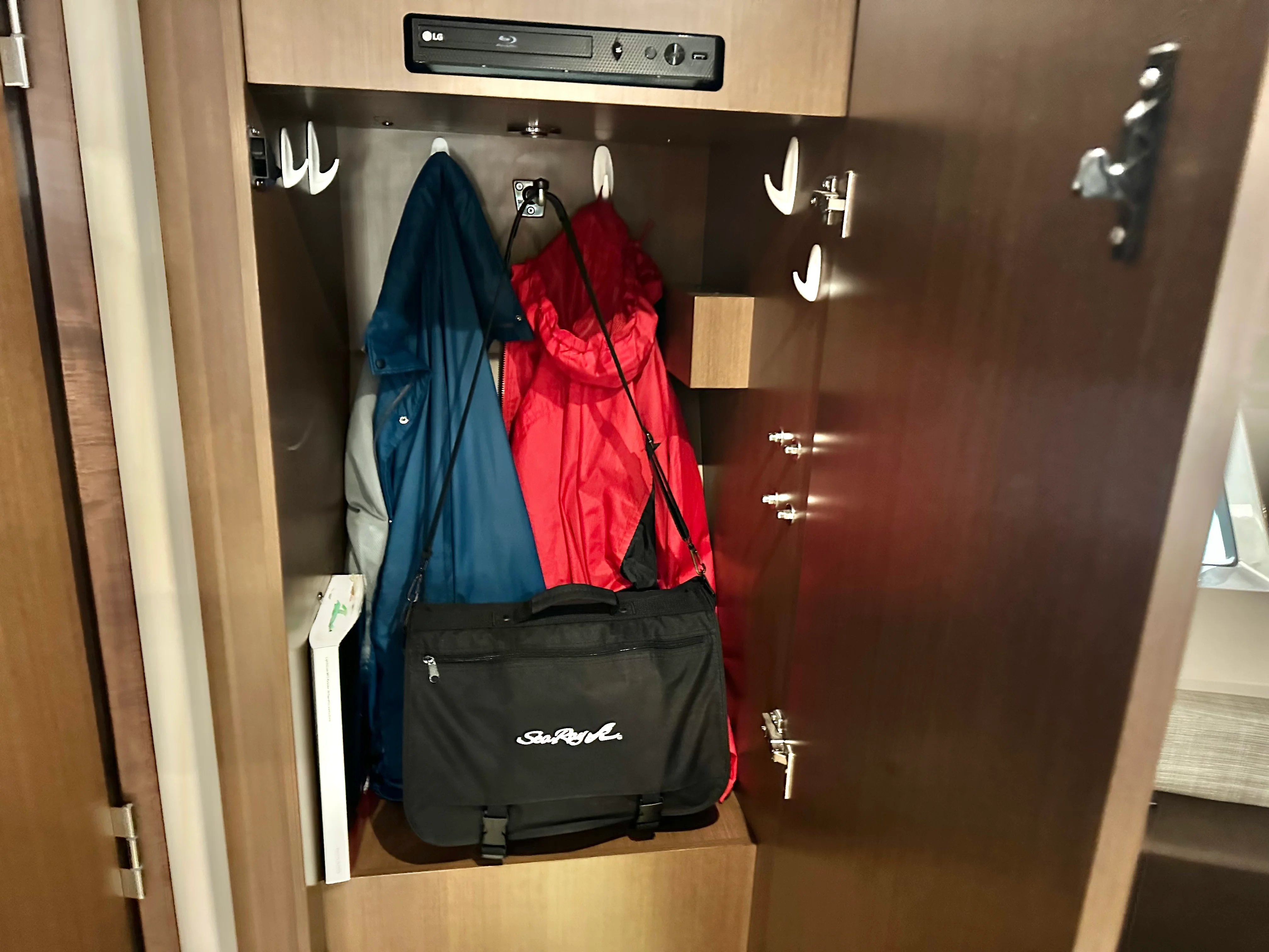 2016 Sea Ray 400 SUNDANCER Image Thumbnail #29