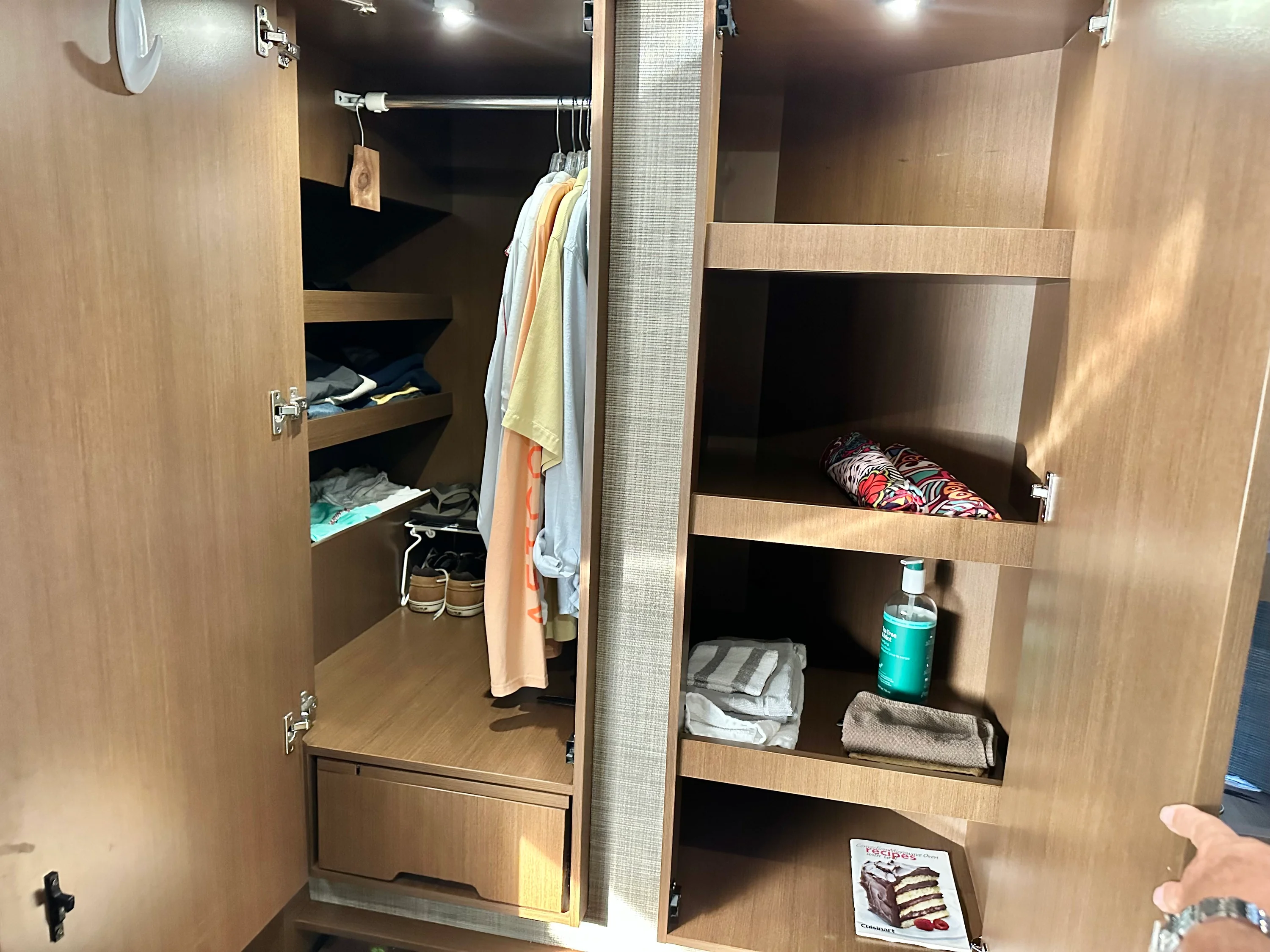 2016 Sea Ray 400 SUNDANCER Image Thumbnail #30