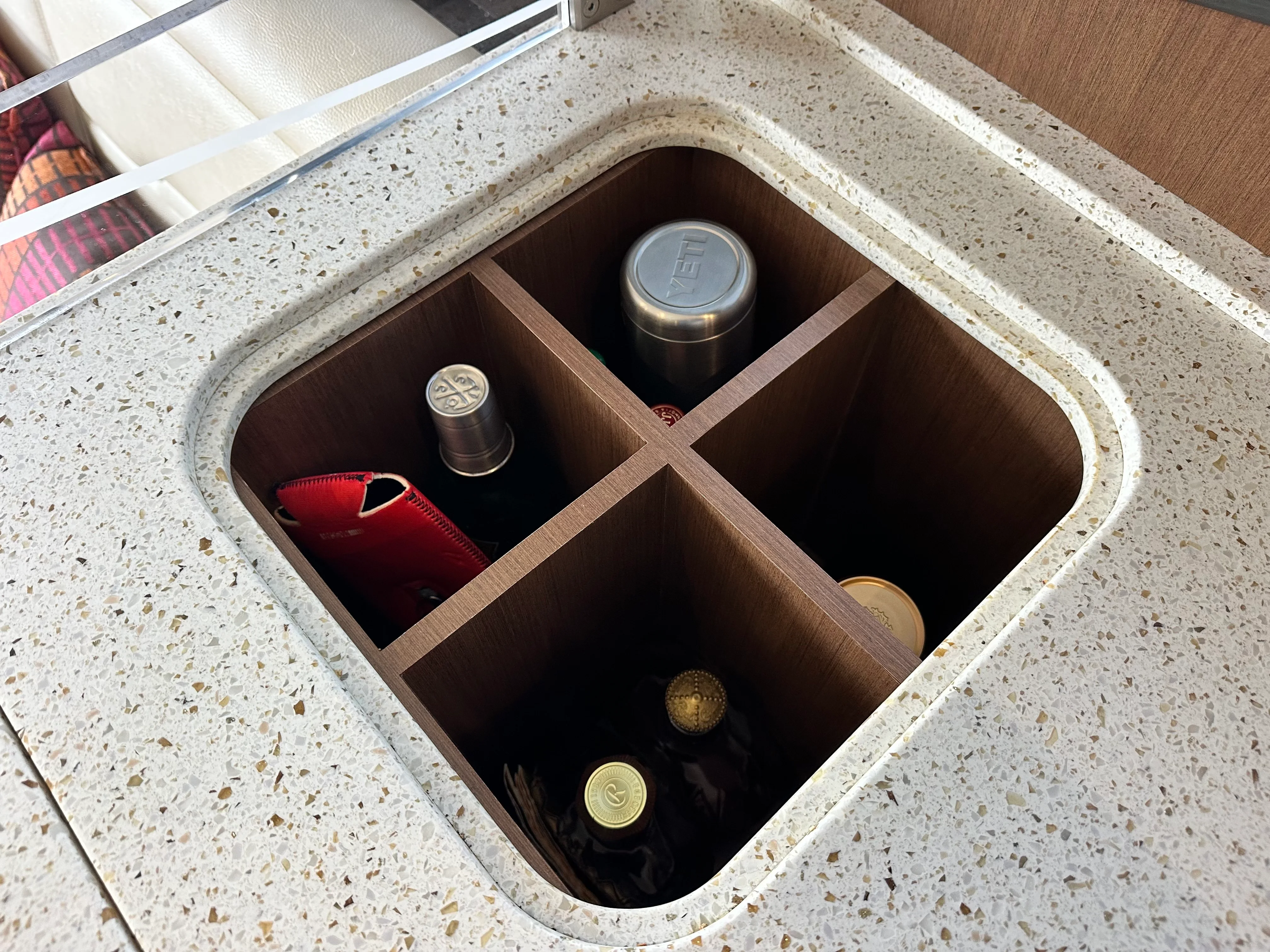 2016 Sea Ray 400 SUNDANCER Image Thumbnail #16