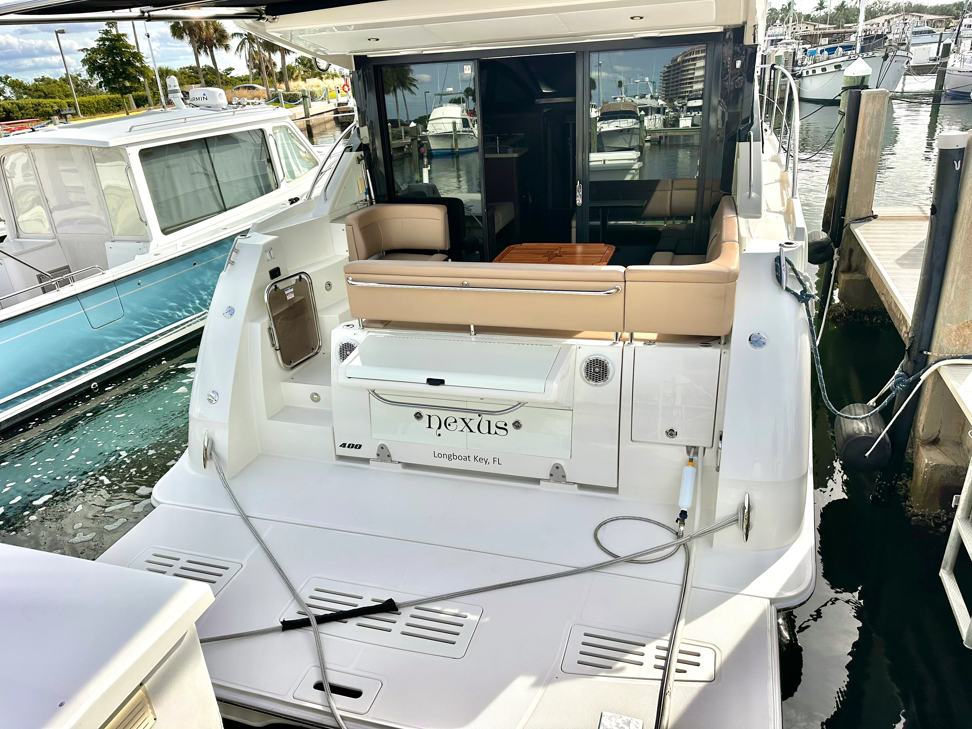 2016 Sea Ray 400 SUNDANCER Image Thumbnail #2