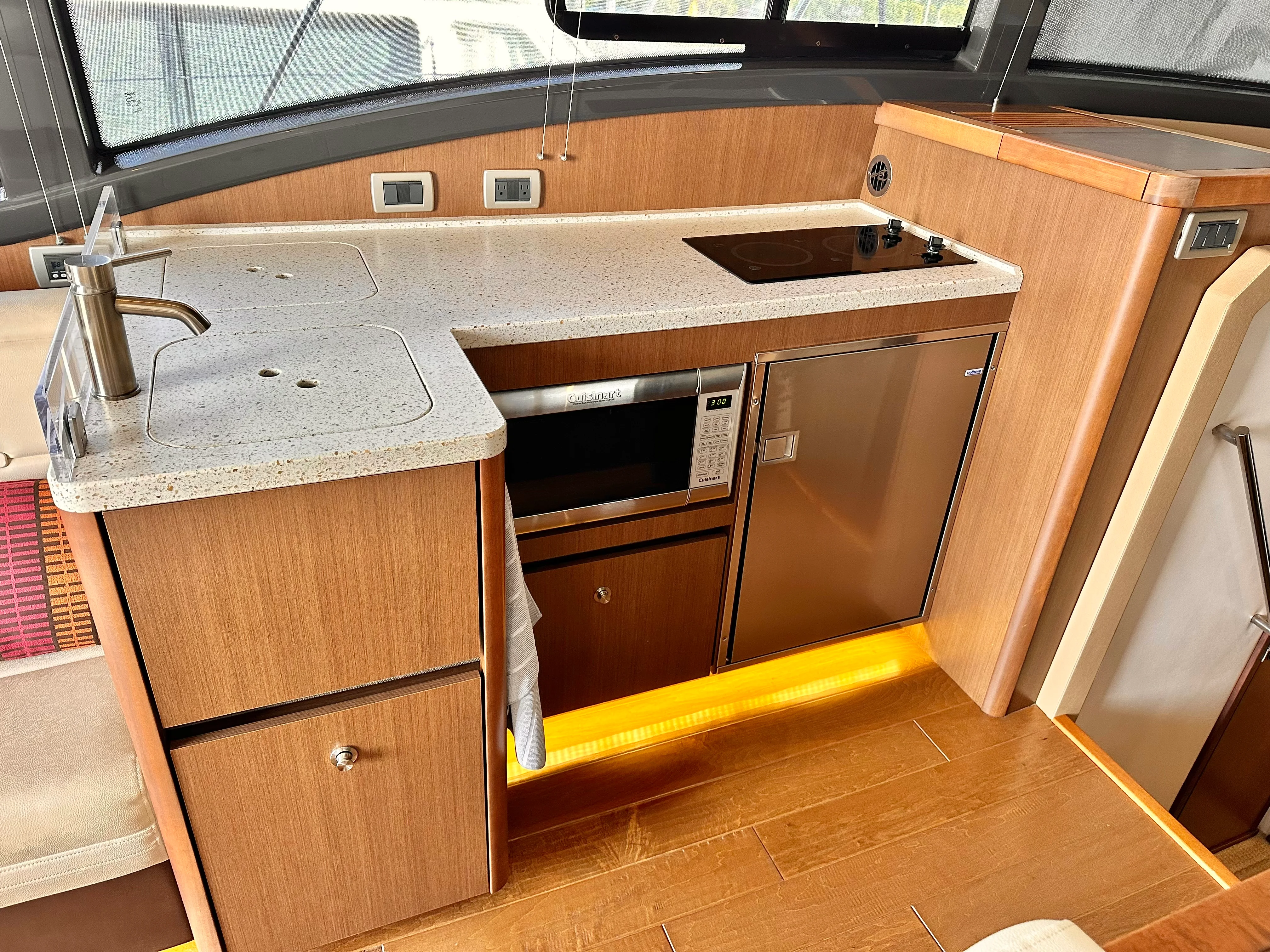 2016 Sea Ray 400 SUNDANCER Image Thumbnail #13