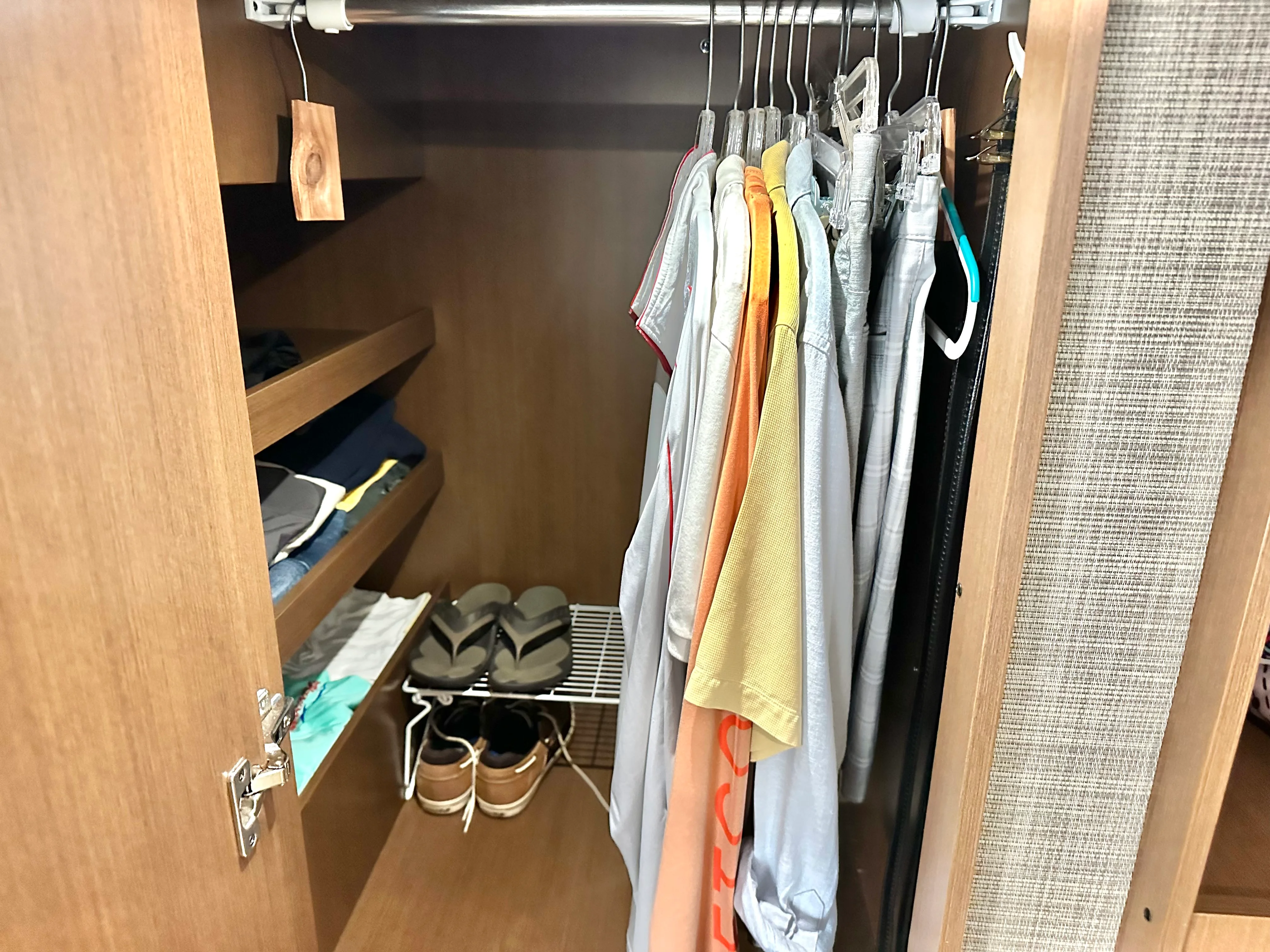 2016 Sea Ray 400 SUNDANCER Image Thumbnail #31