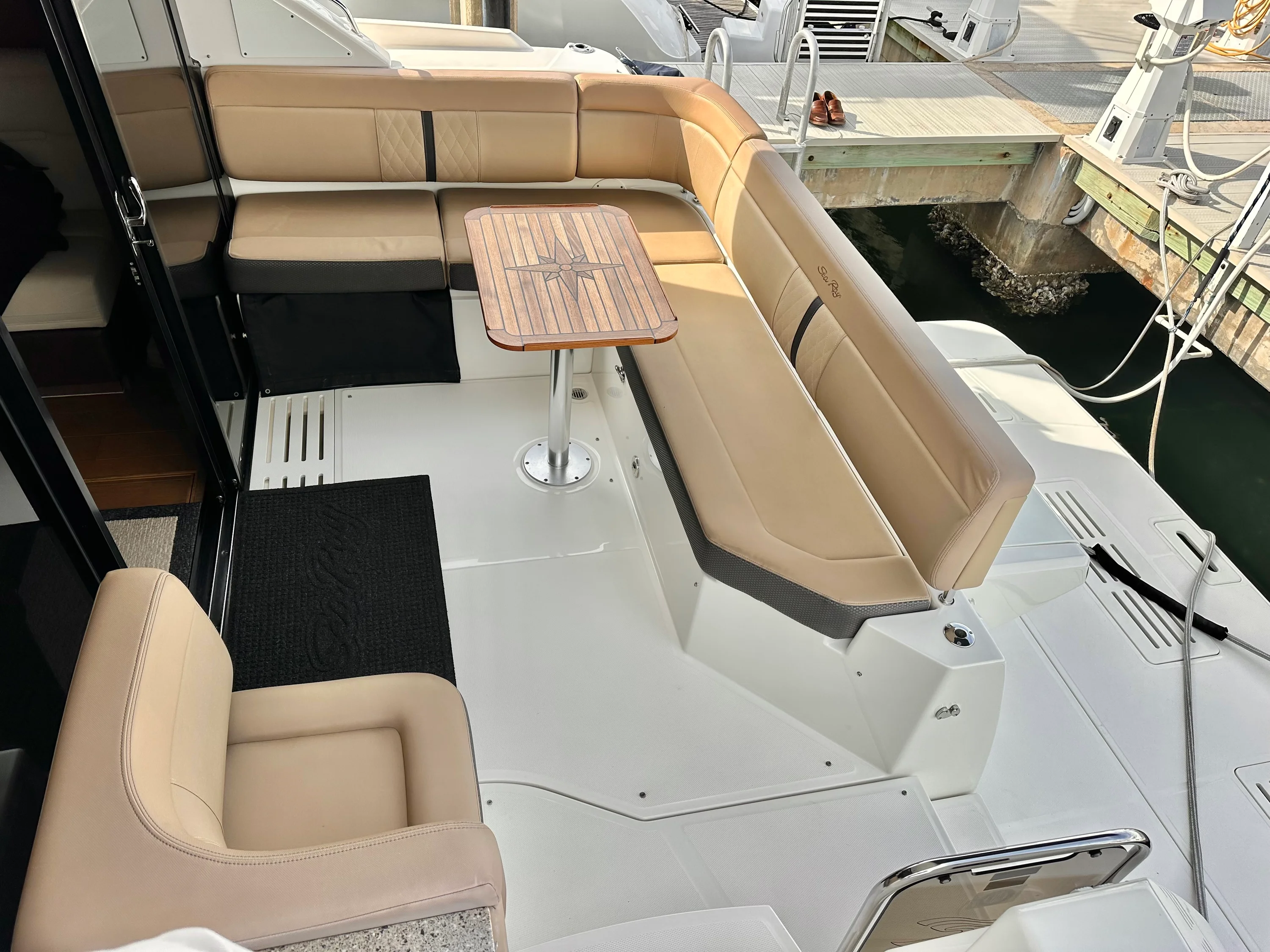 2016 Sea Ray 400 SUNDANCER Image Thumbnail #6