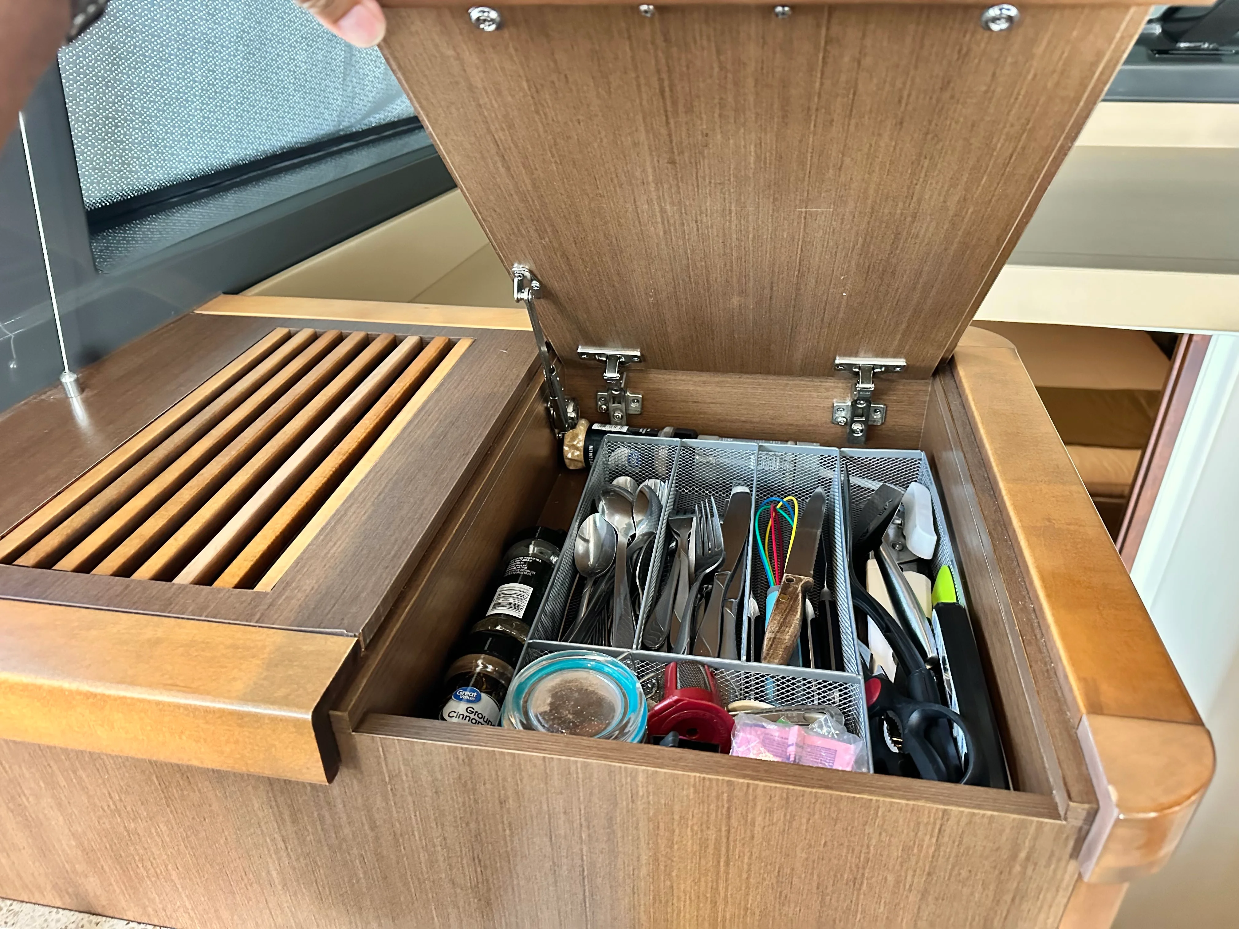 2016 Sea Ray 400 SUNDANCER Image Thumbnail #17