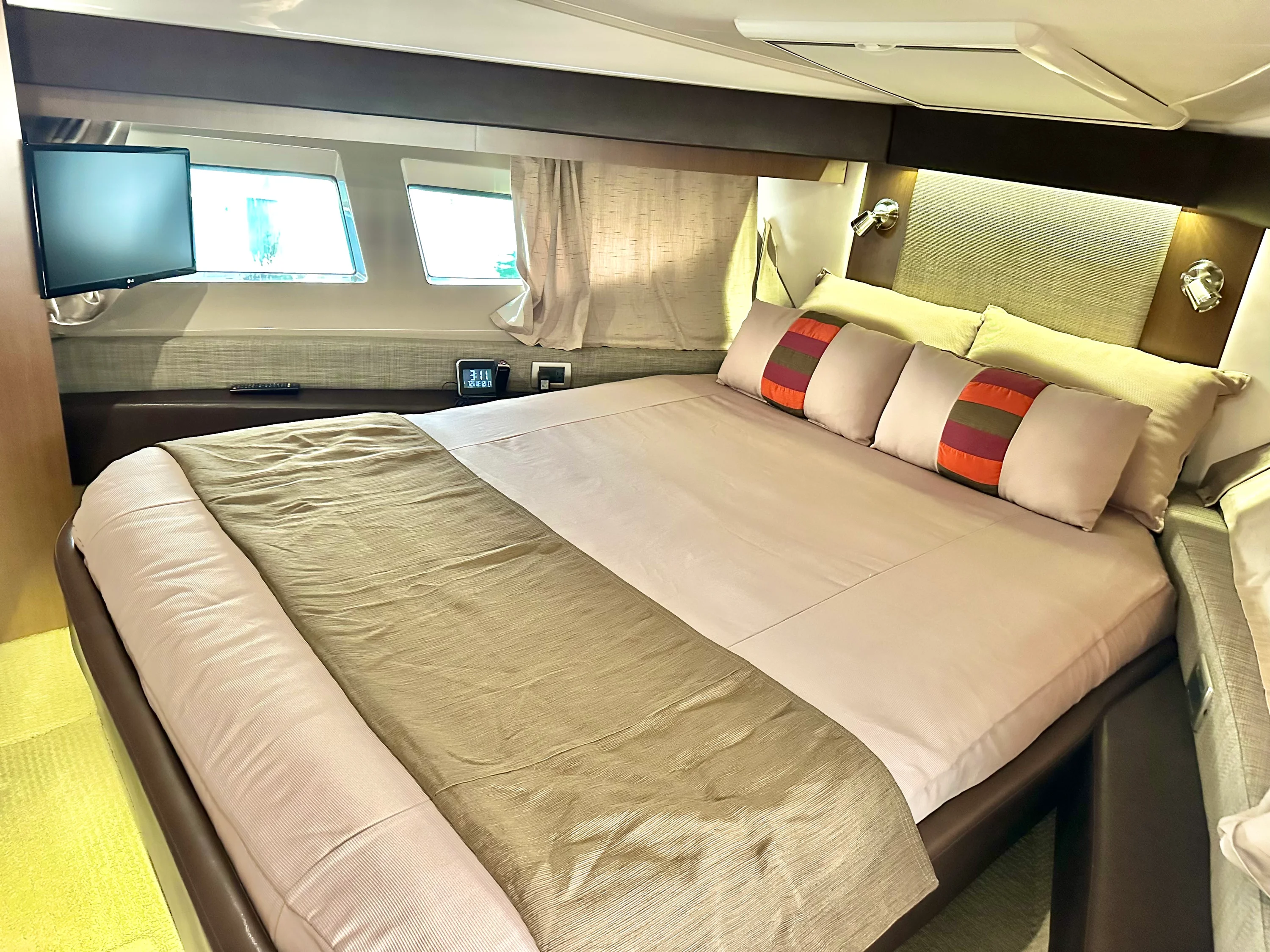 2016 Sea Ray 400 SUNDANCER Image Thumbnail #34