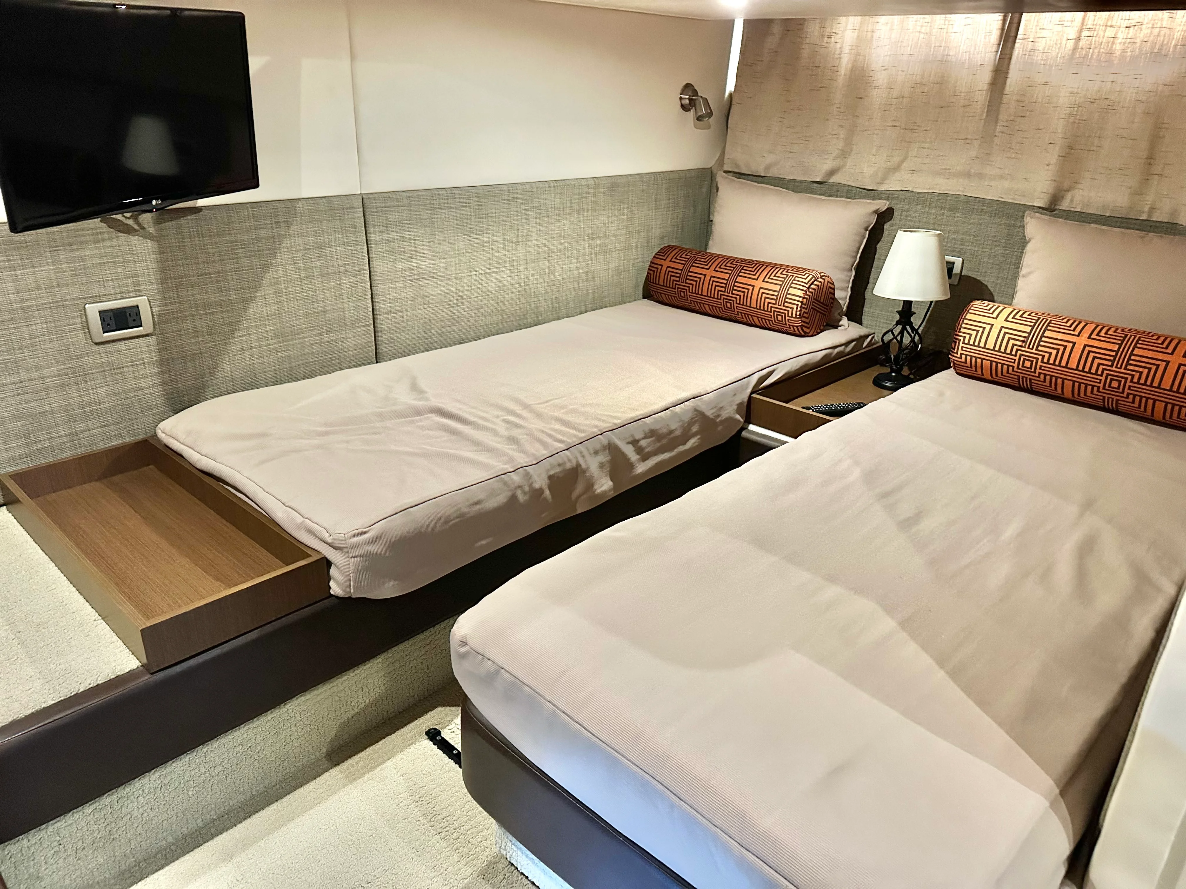 2016 Sea Ray 400 SUNDANCER Image Thumbnail #36