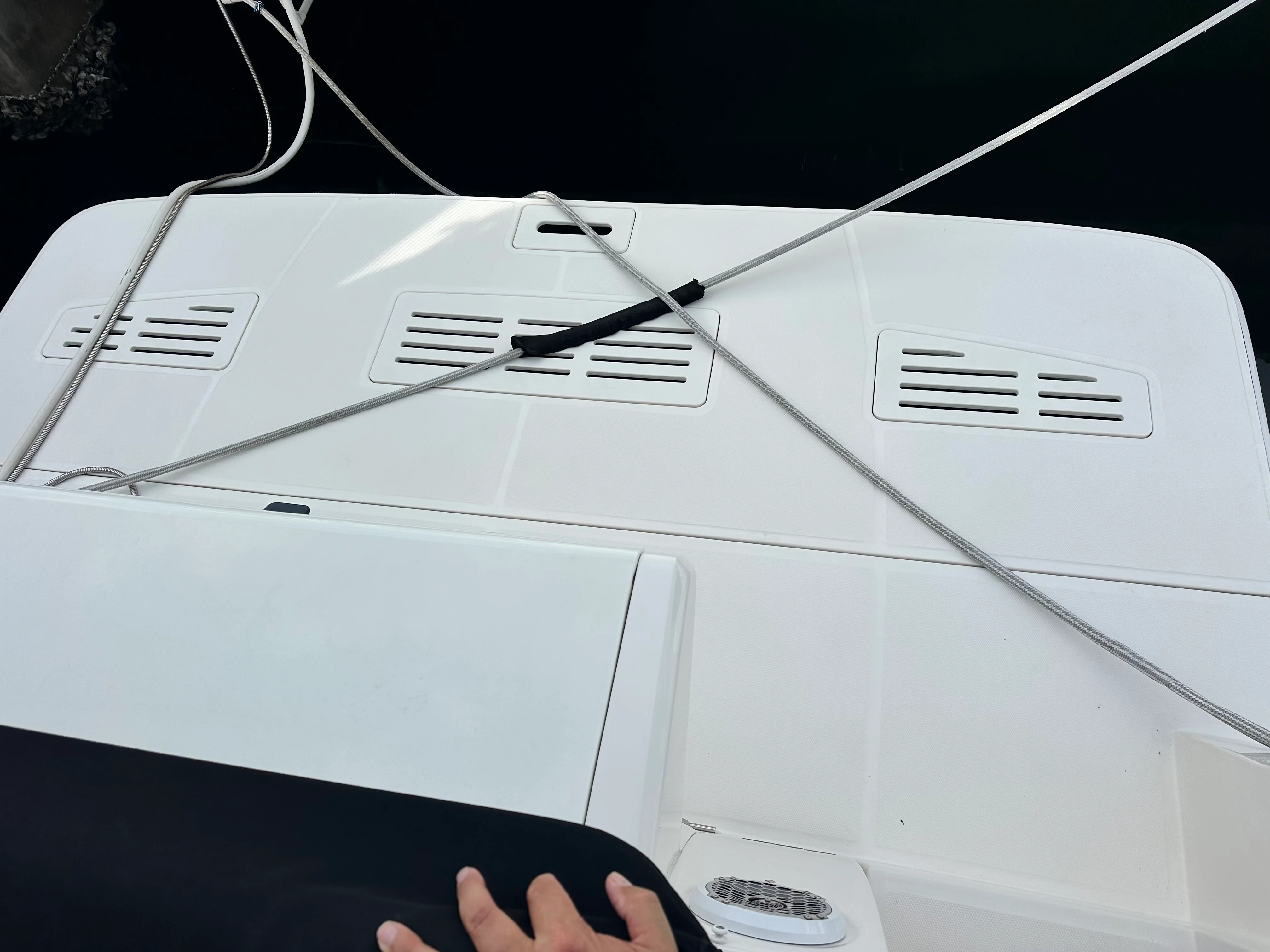 2016 Sea Ray 400 SUNDANCER Image Thumbnail #53