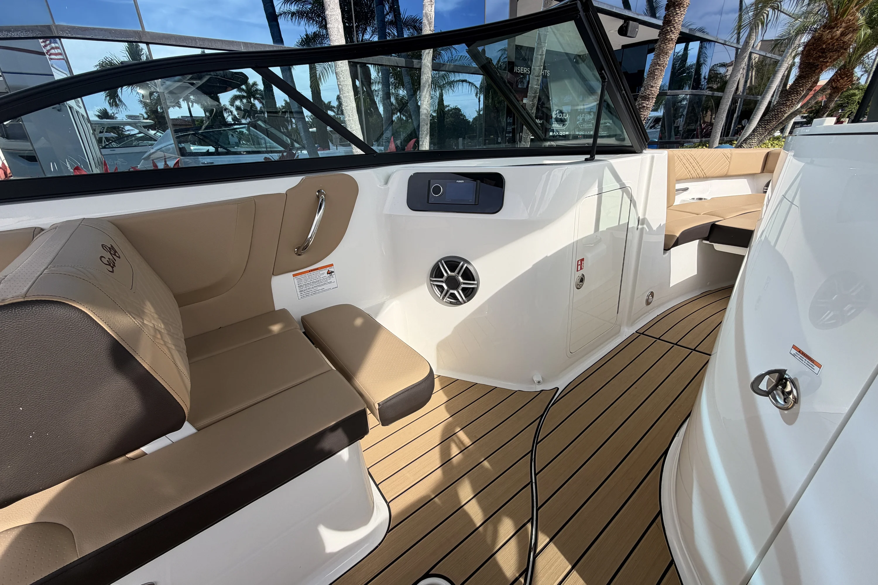 2026 Sea Ray SDX 230 Outboard Image Thumbnail #19