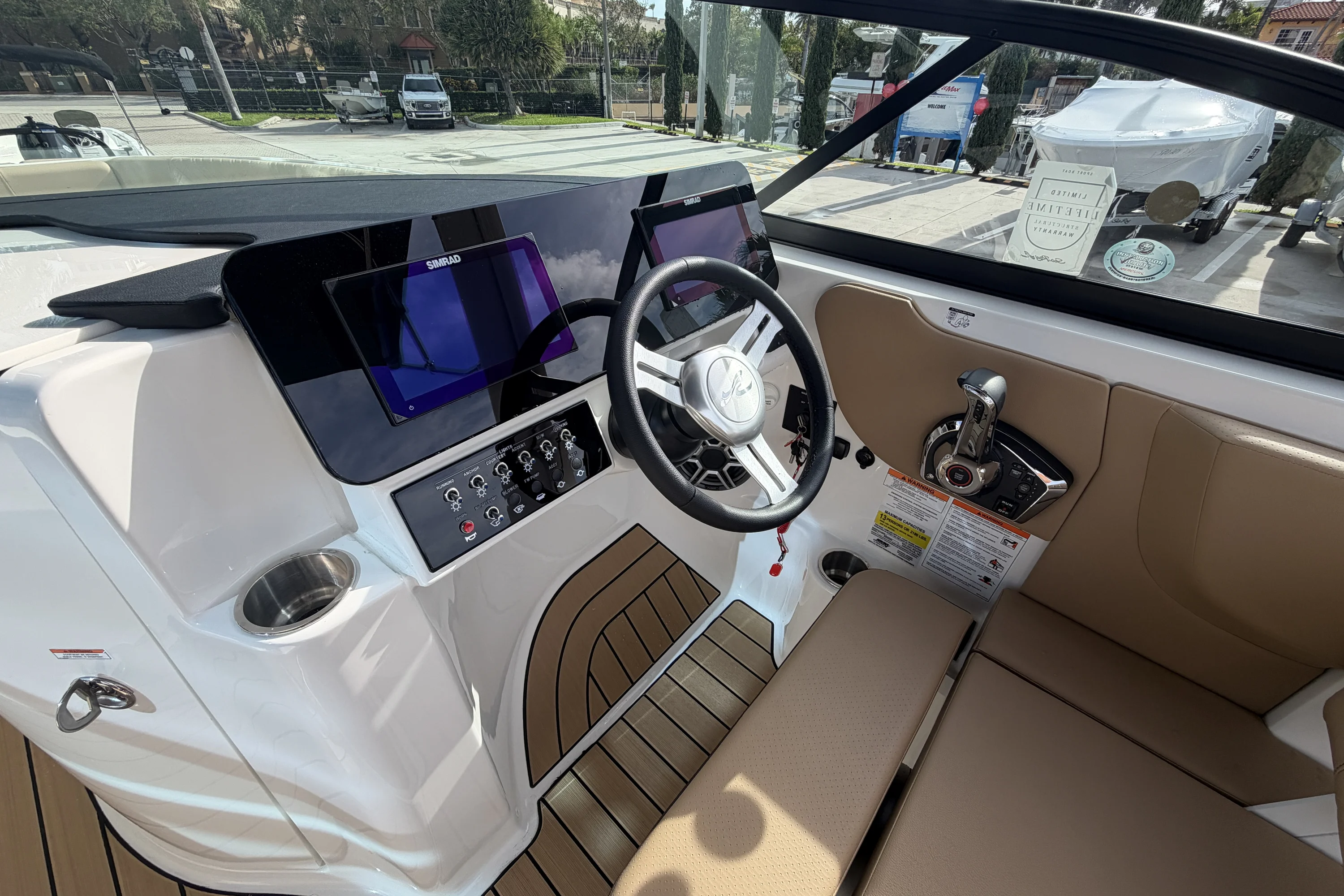 2026 Sea Ray SDX 230 Outboard Image Thumbnail #17