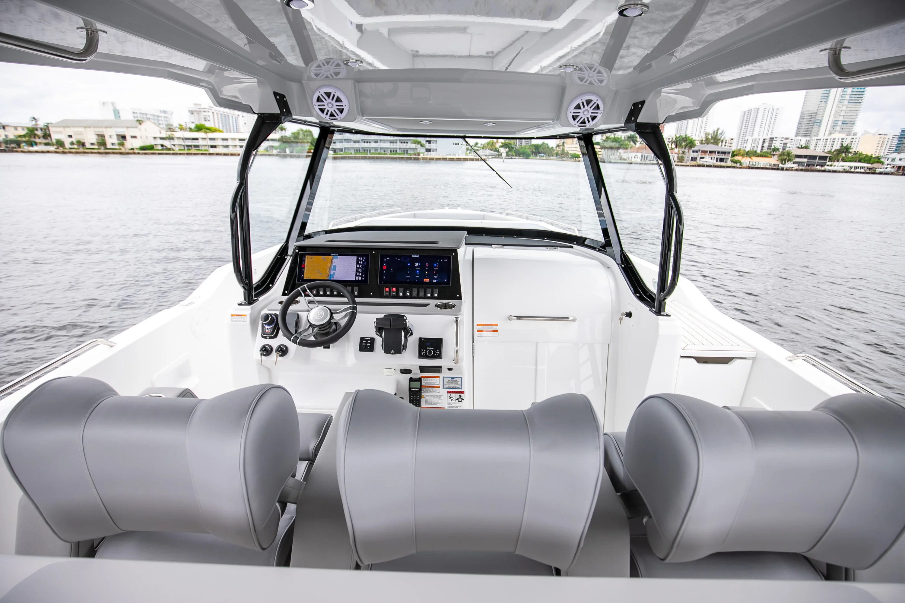 2026 Cruisers Yachts 38 VTR Image Thumbnail #42