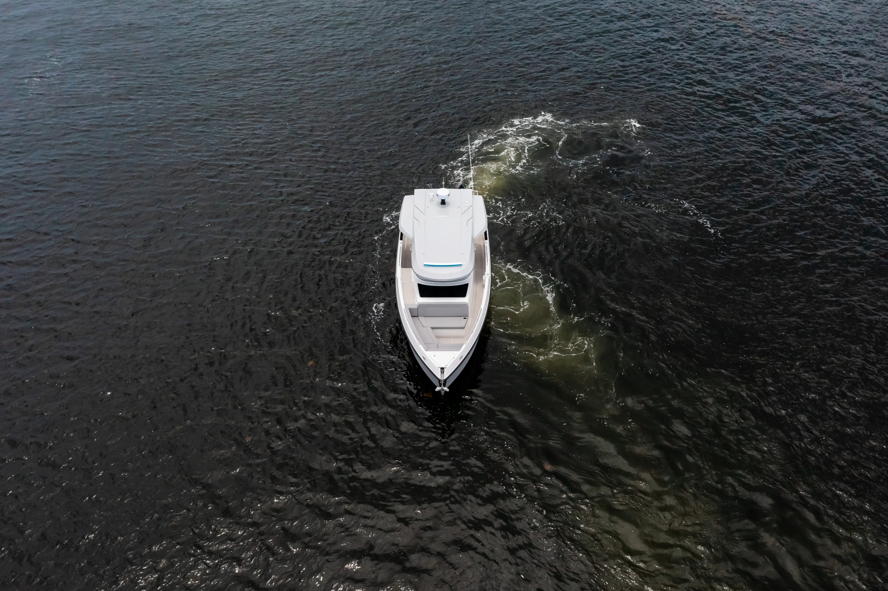2026 Cruisers Yachts 38 VTR Image Thumbnail #5