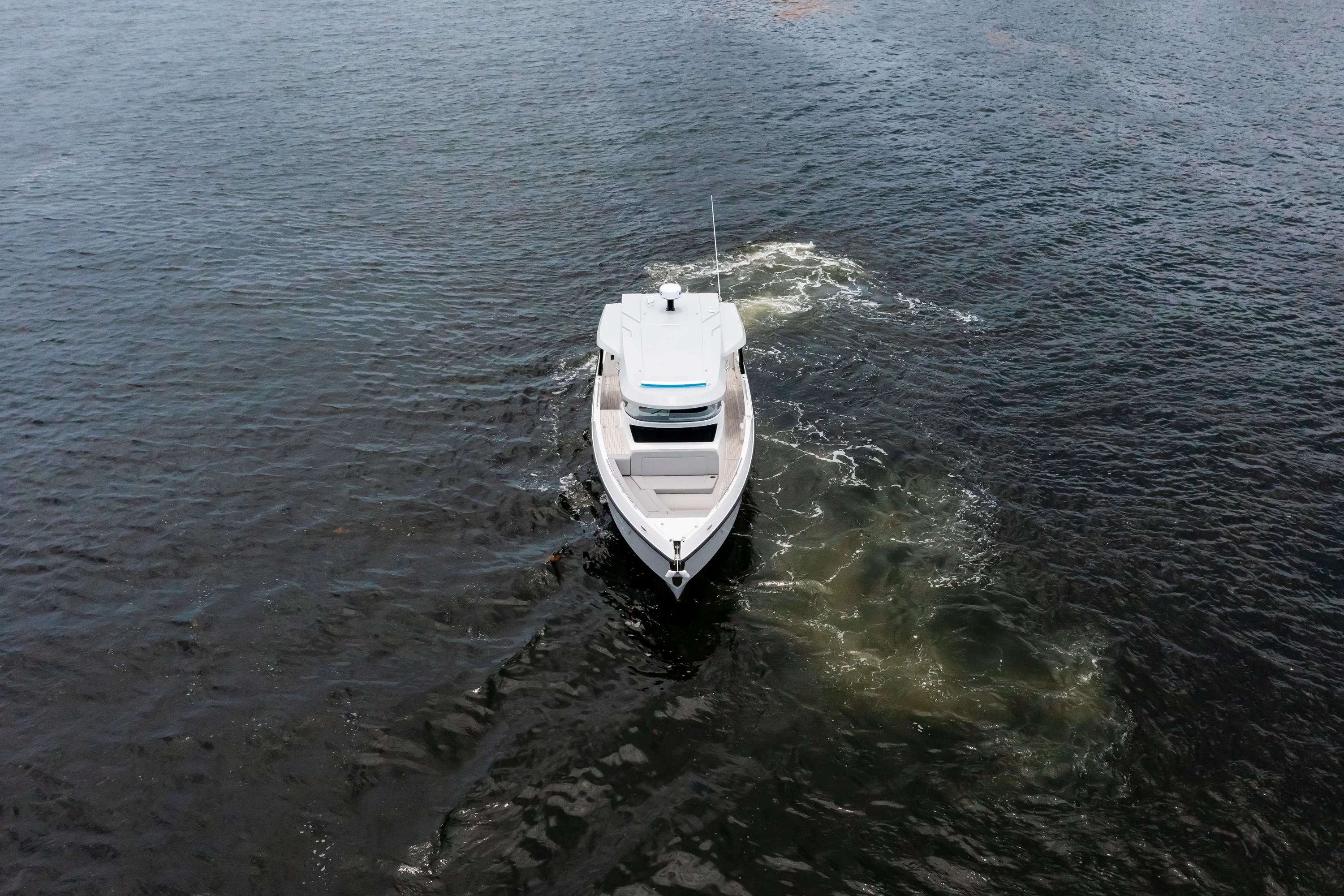 2026 Cruisers Yachts 38 VTR Image Thumbnail #7