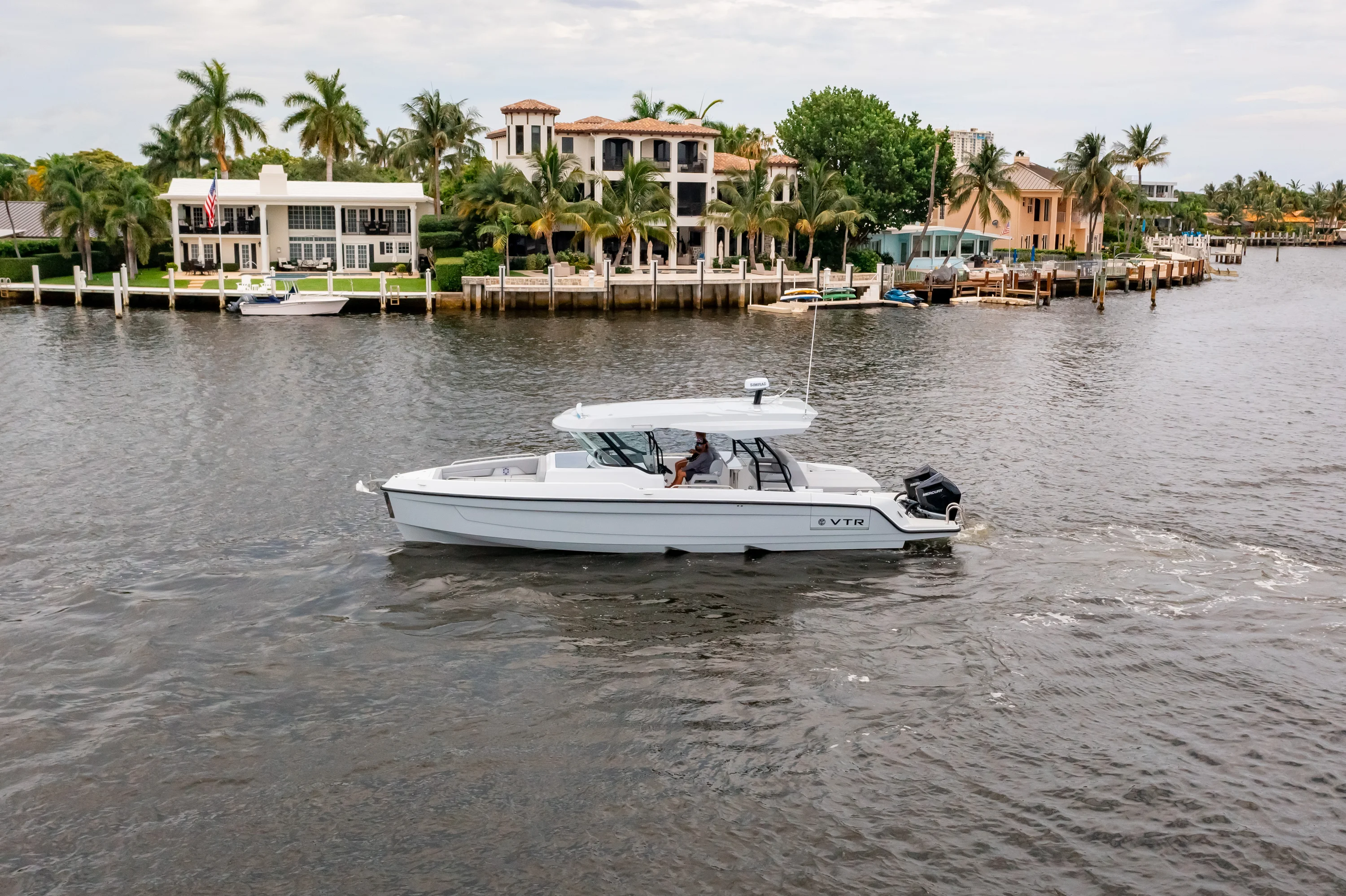 2026 Cruisers Yachts 38 VTR Image Thumbnail #13