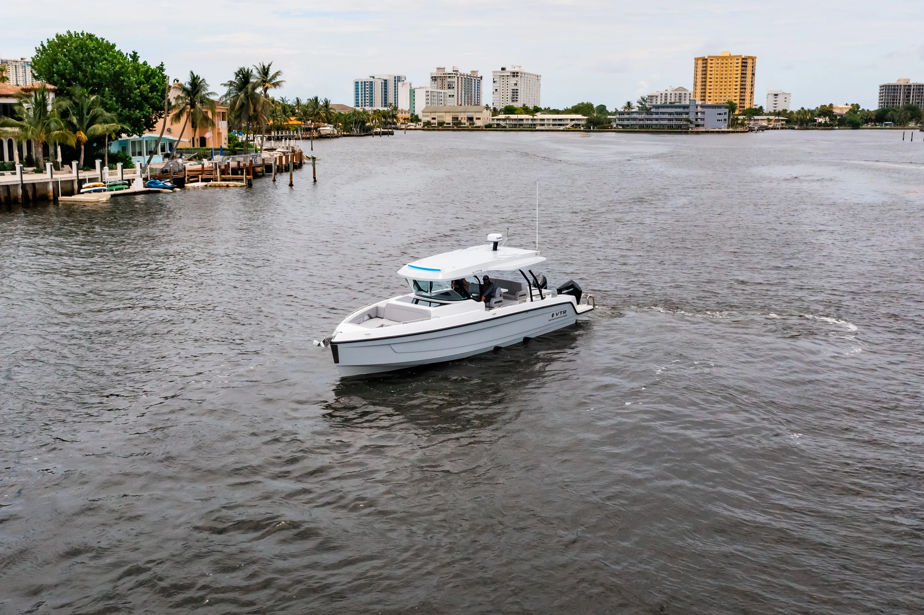 2026 Cruisers Yachts 38 VTR Image Thumbnail #12