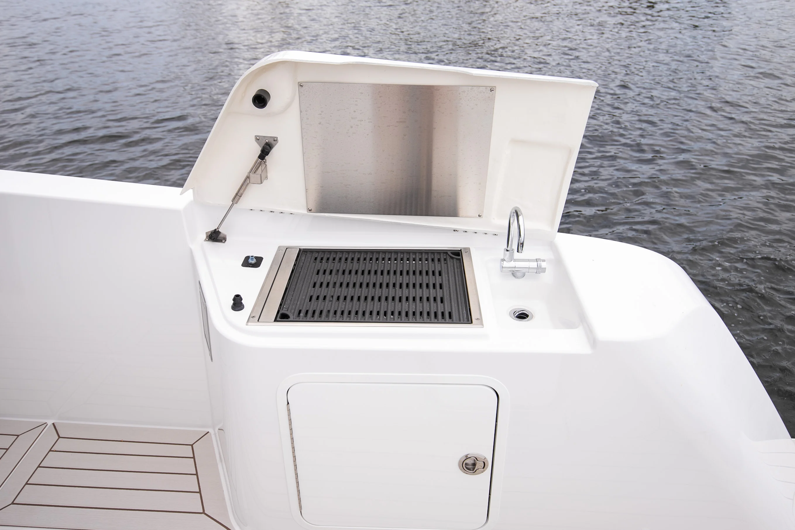 2026 Cruisers Yachts 38 VTR Image Thumbnail #26