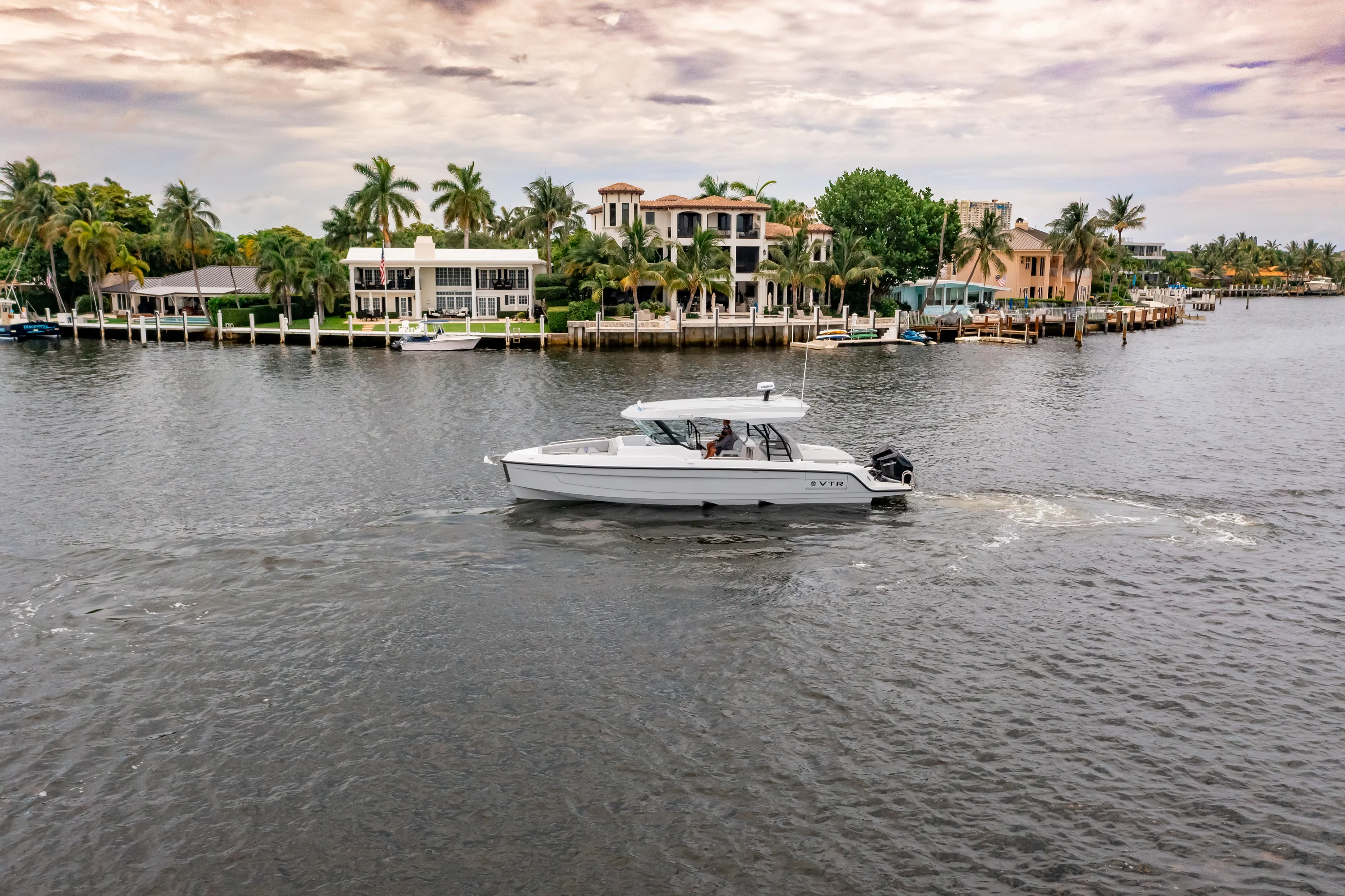2026 Cruisers Yachts 38 VTR Image Thumbnail #14