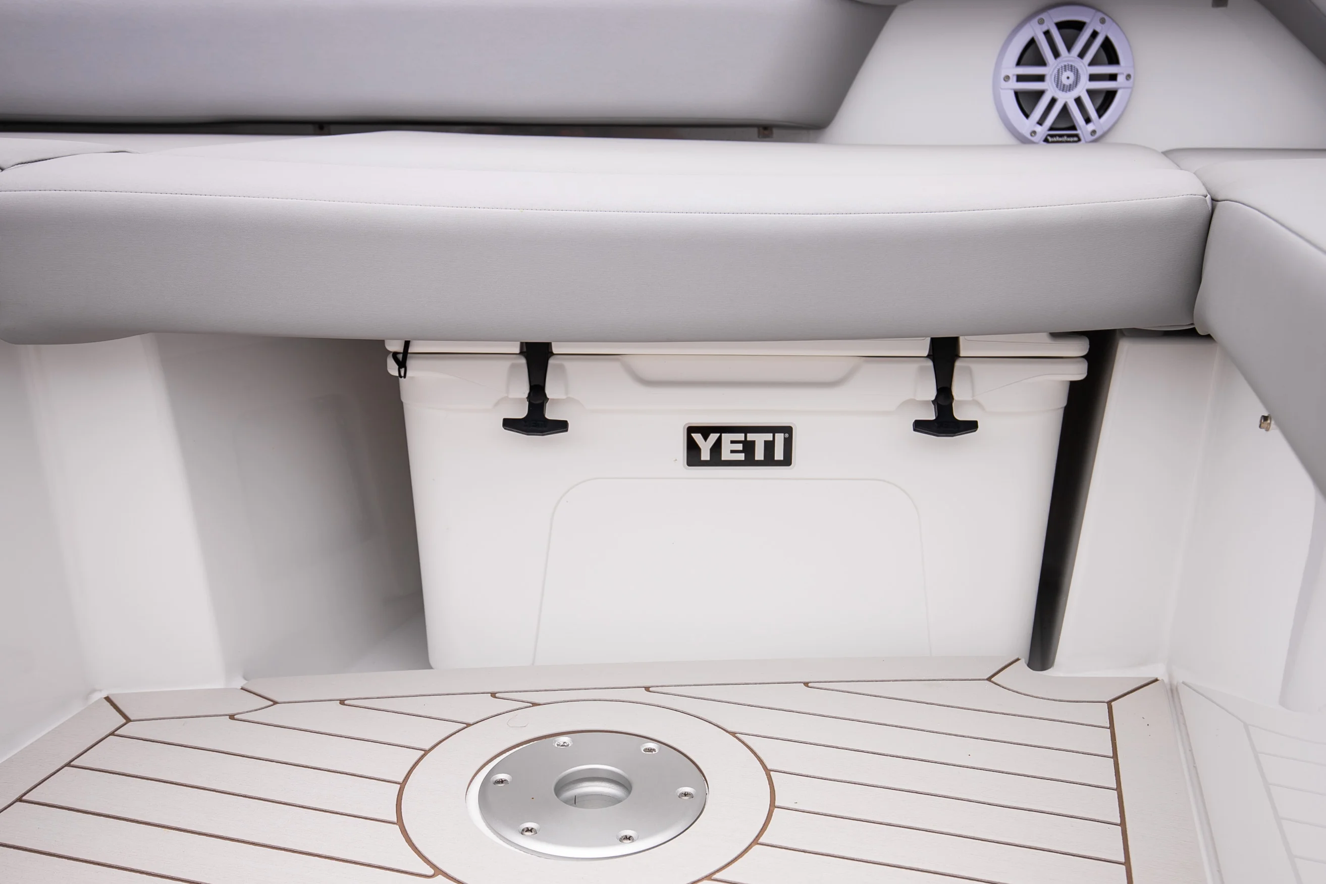 2026 Cruisers Yachts 38 VTR Image Thumbnail #20
