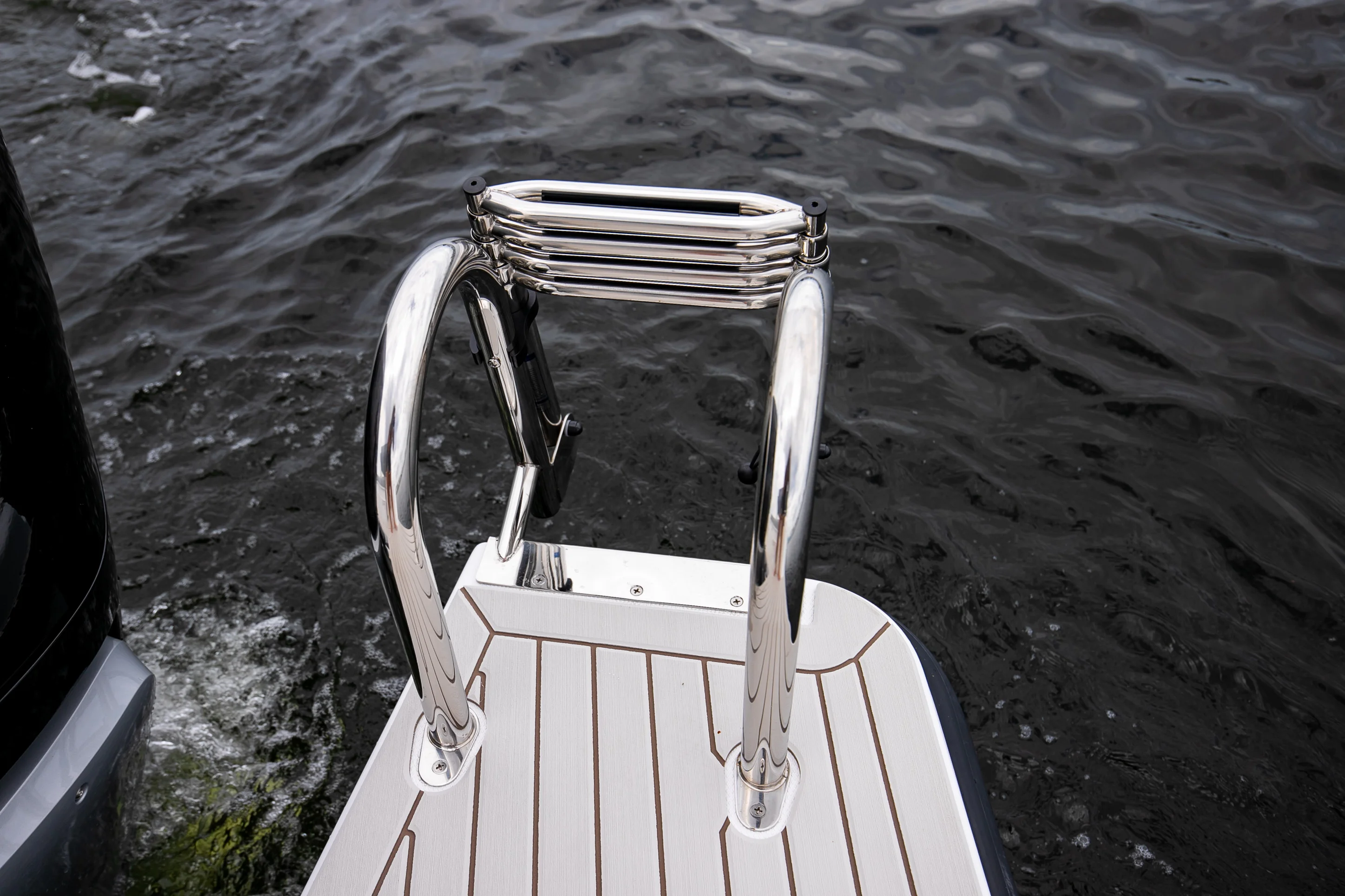 2026 Cruisers Yachts 38 VTR Image Thumbnail #27