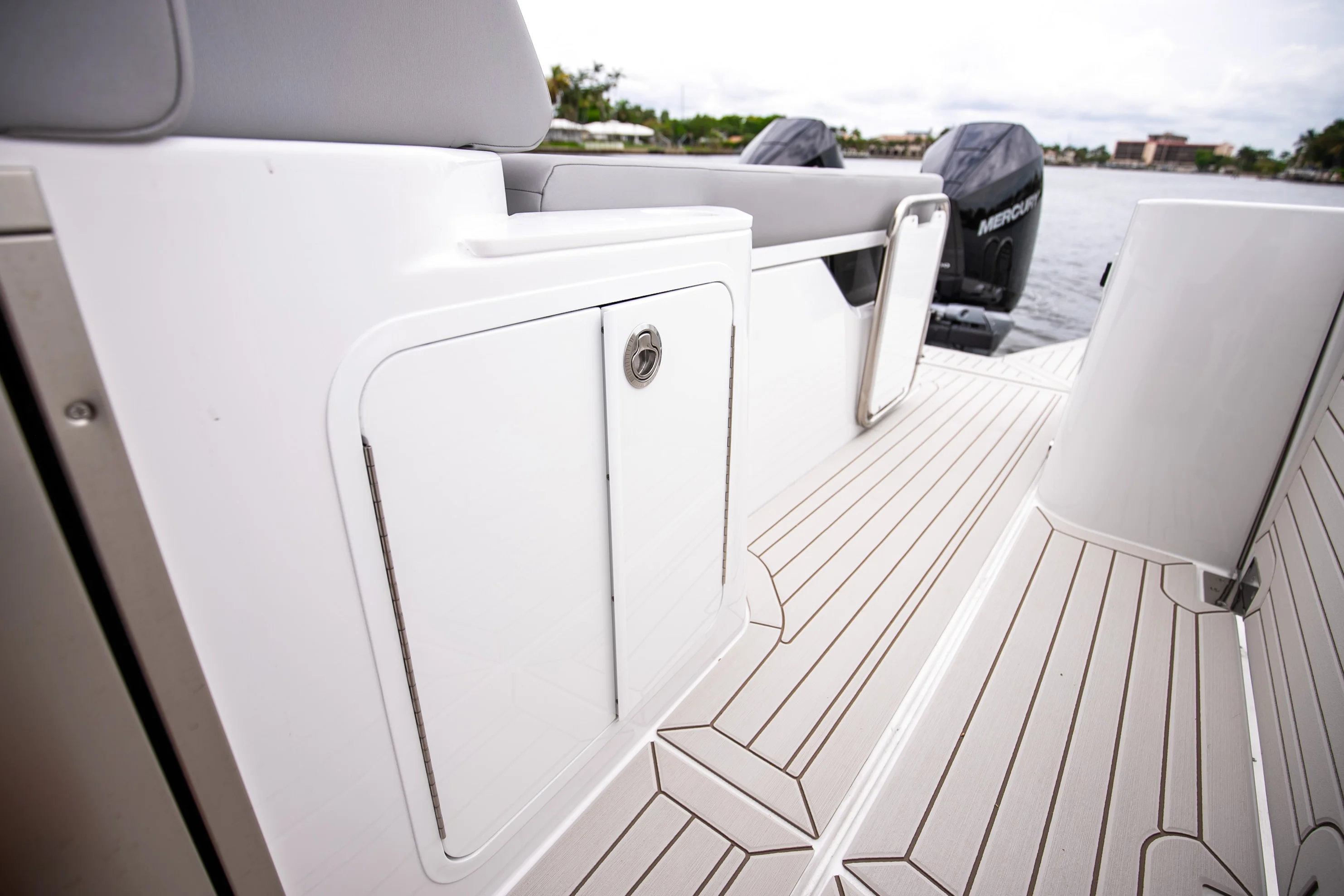 2026 Cruisers Yachts 38 VTR Image Thumbnail #38