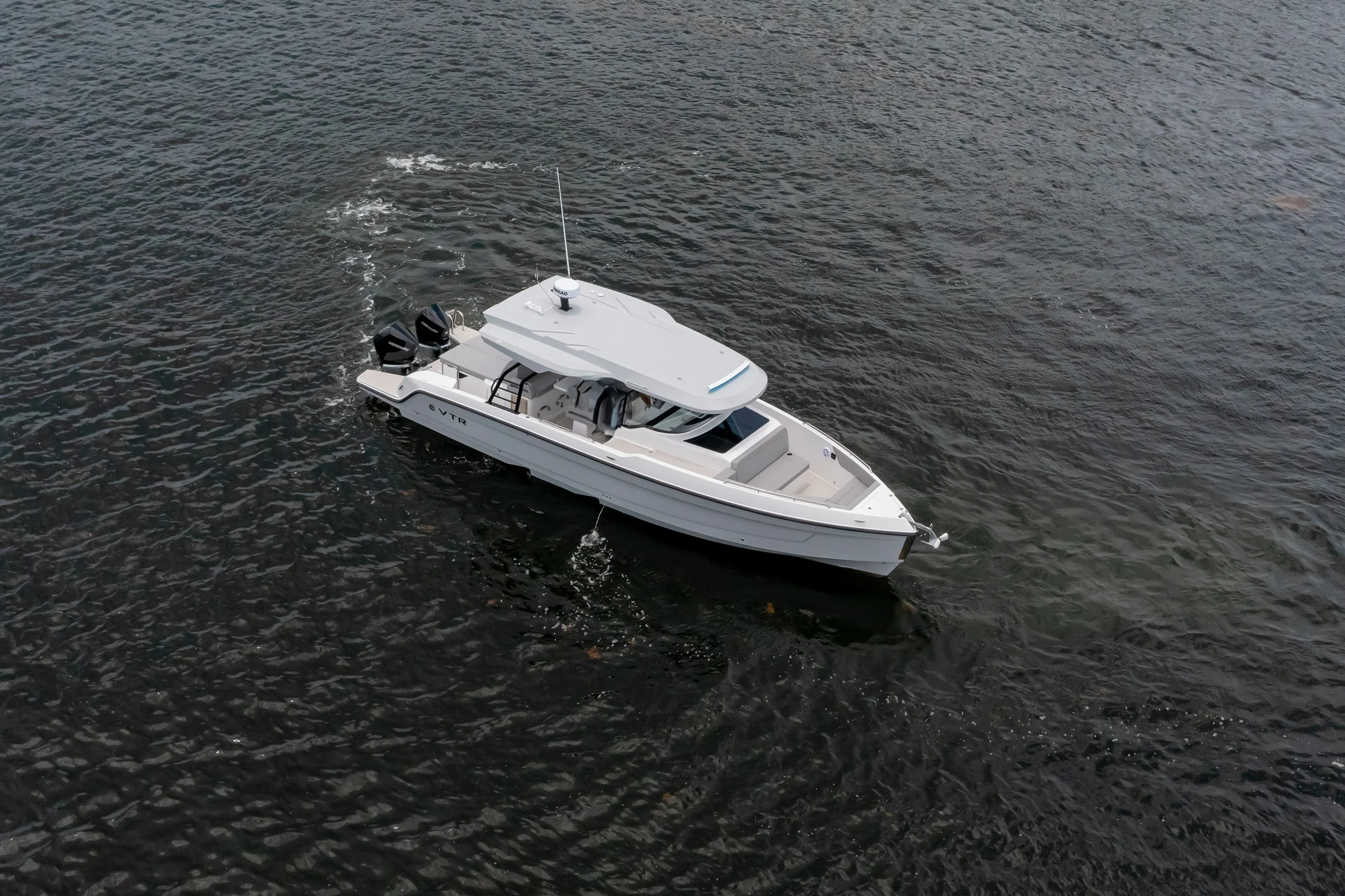 2026 Cruisers Yachts 38 VTR Image Thumbnail #4