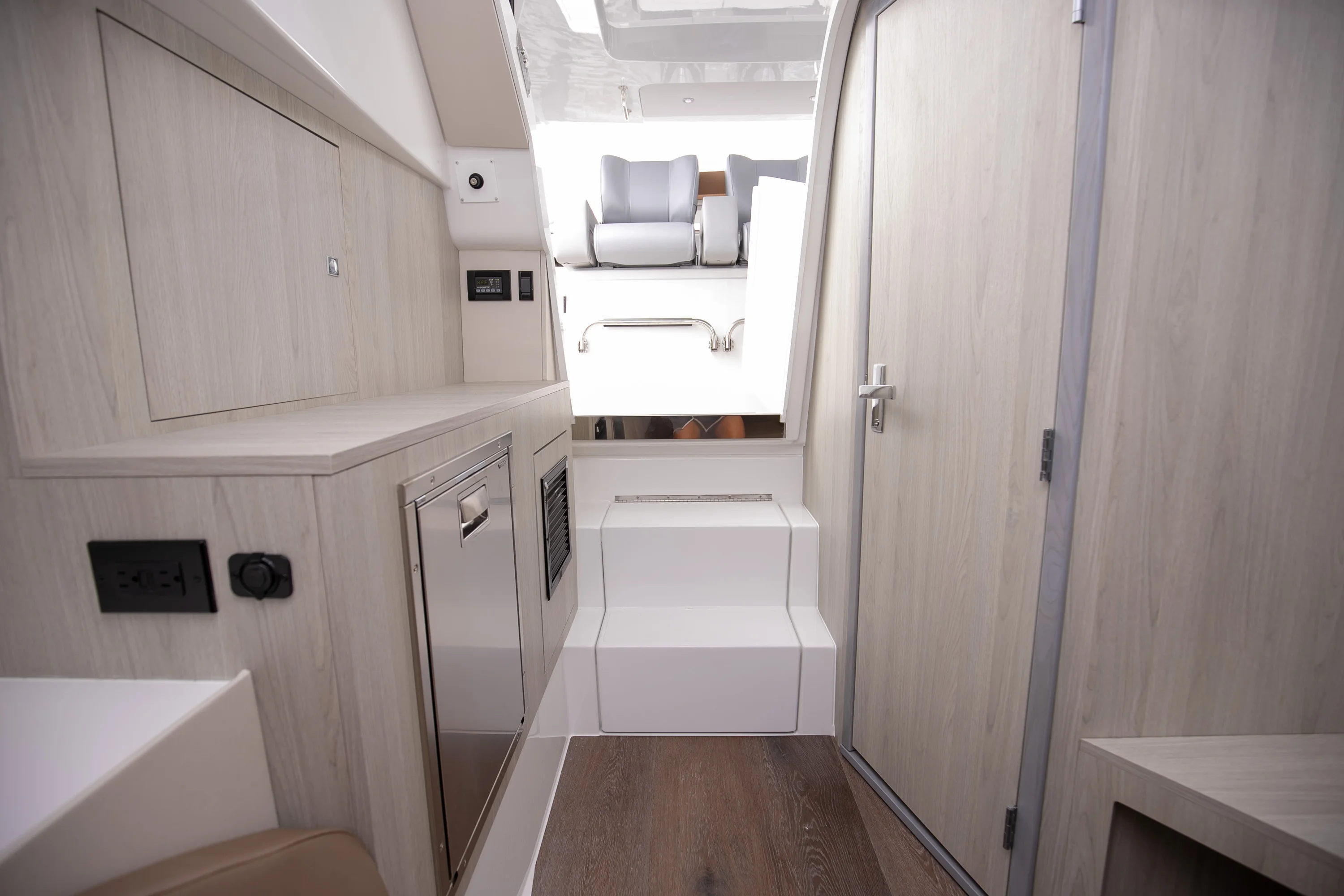 2026 Cruisers Yachts 38 VTR Image Thumbnail #64