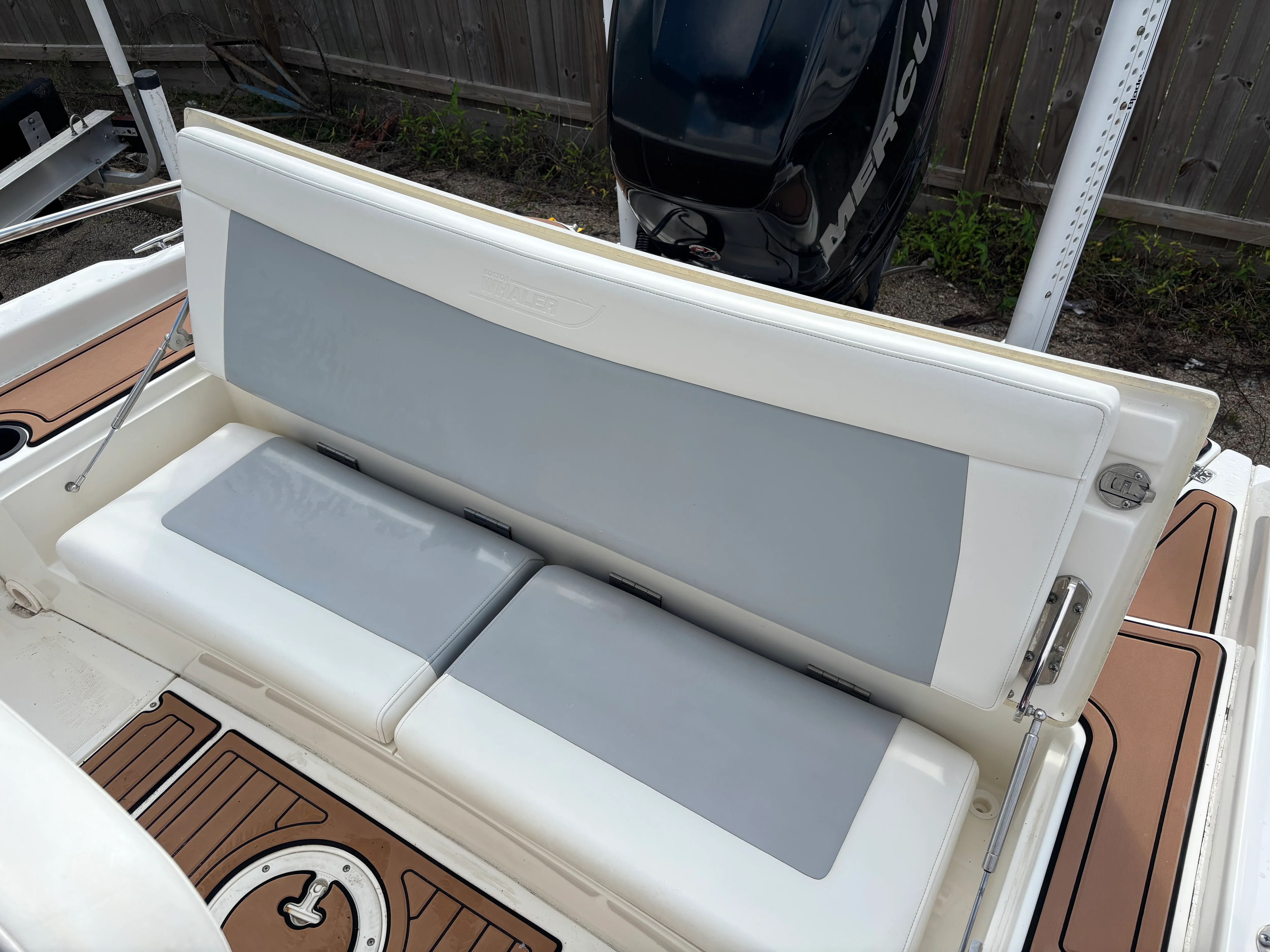 2016 Boston Whaler 210 DAUNTLESS Image Thumbnail #7