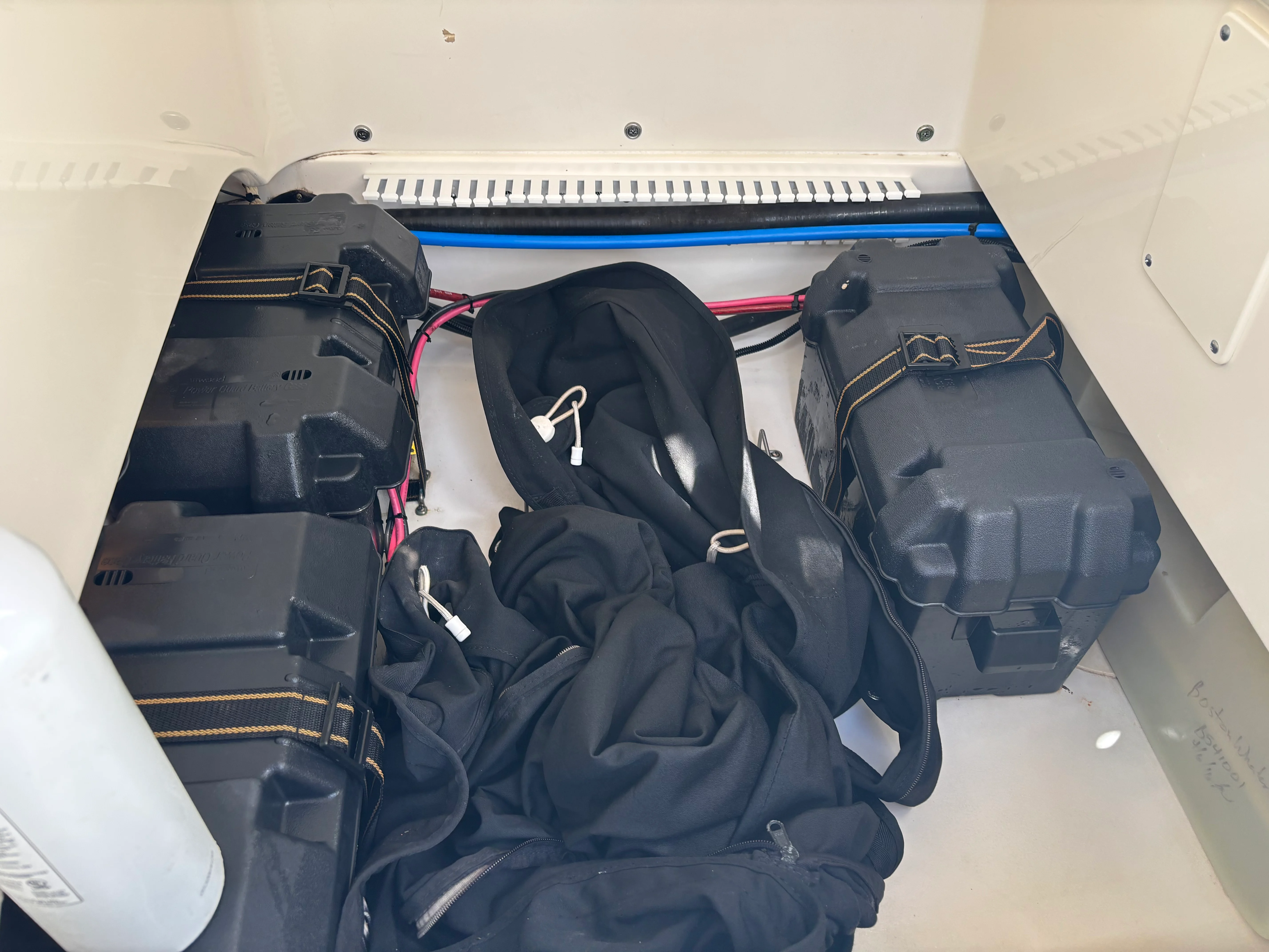 2016 Boston Whaler 210 DAUNTLESS Image Thumbnail #12