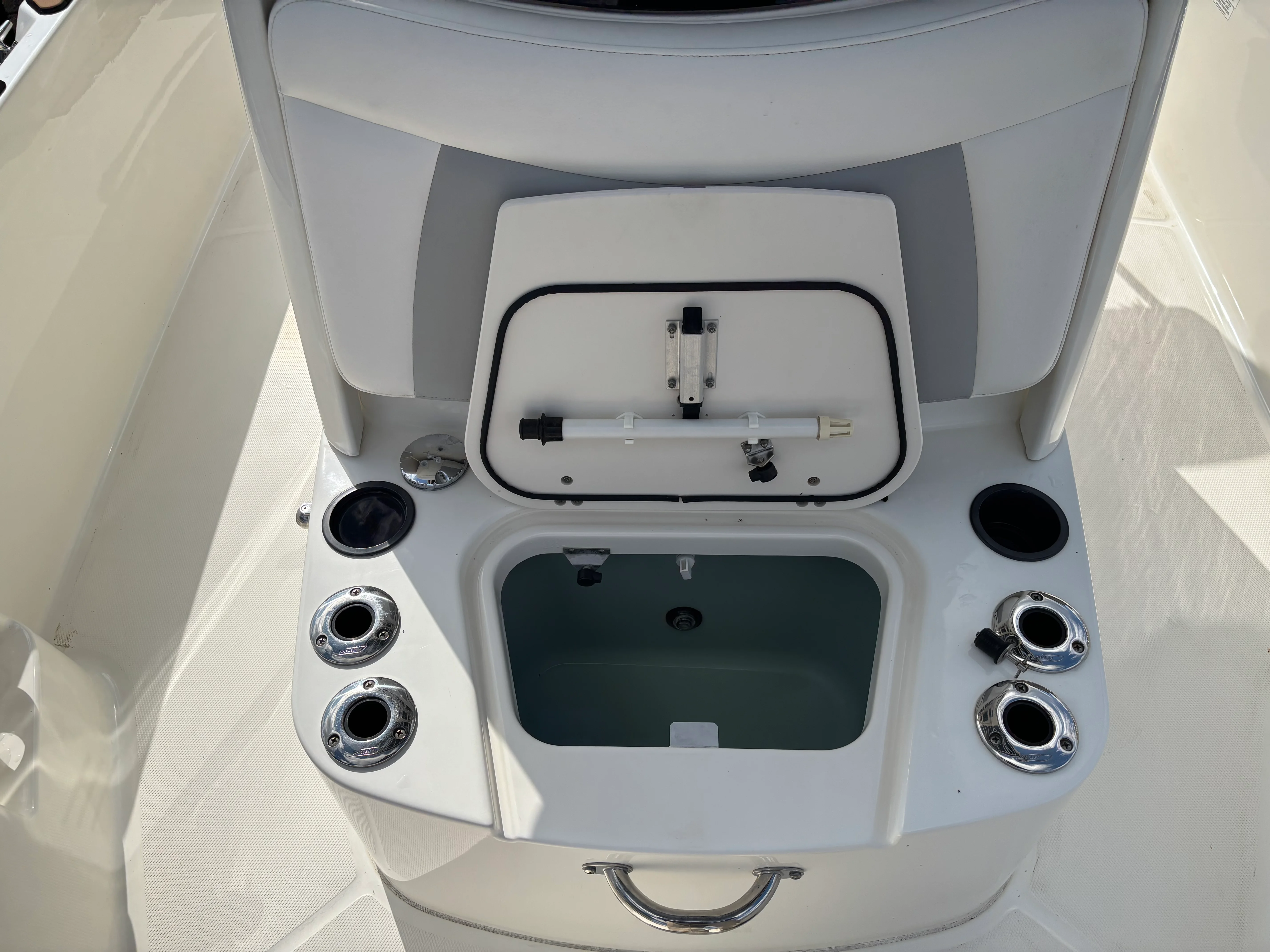 2016 Boston Whaler 210 DAUNTLESS Image Thumbnail #11