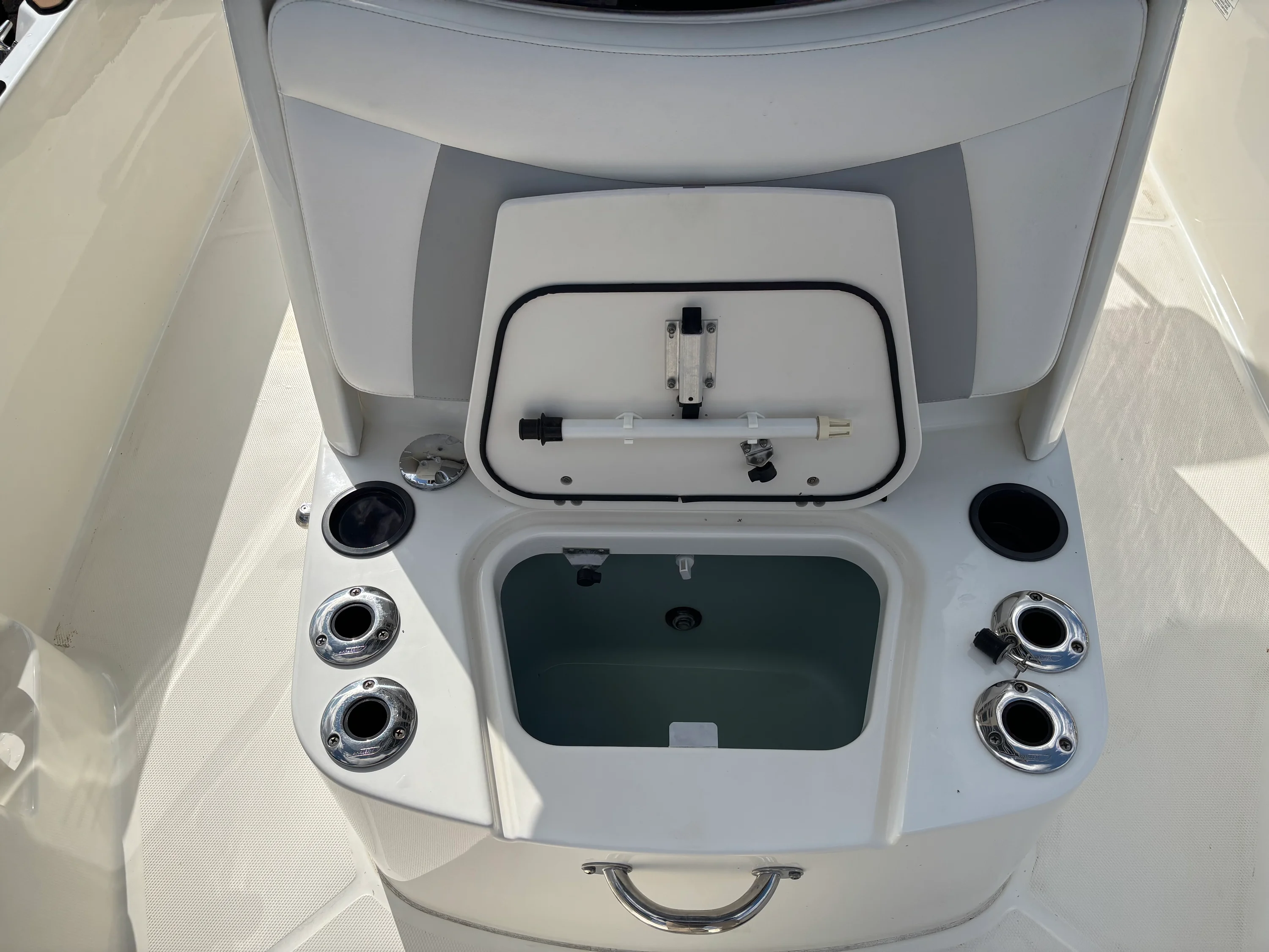 2016 Boston Whaler 210 DAUNTLESS Image Thumbnail #11