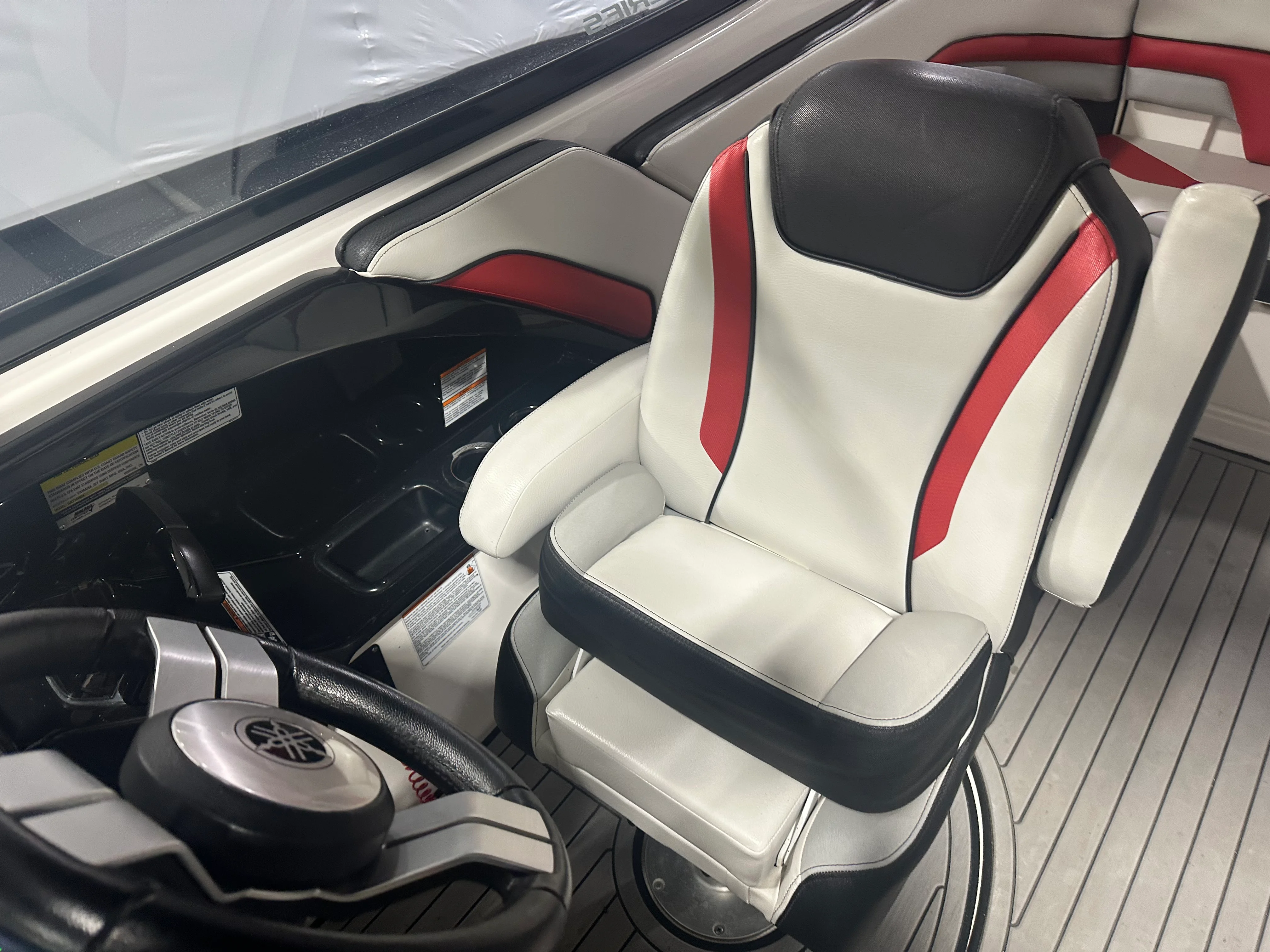 2018 Yamaha 242X Image Thumbnail #10