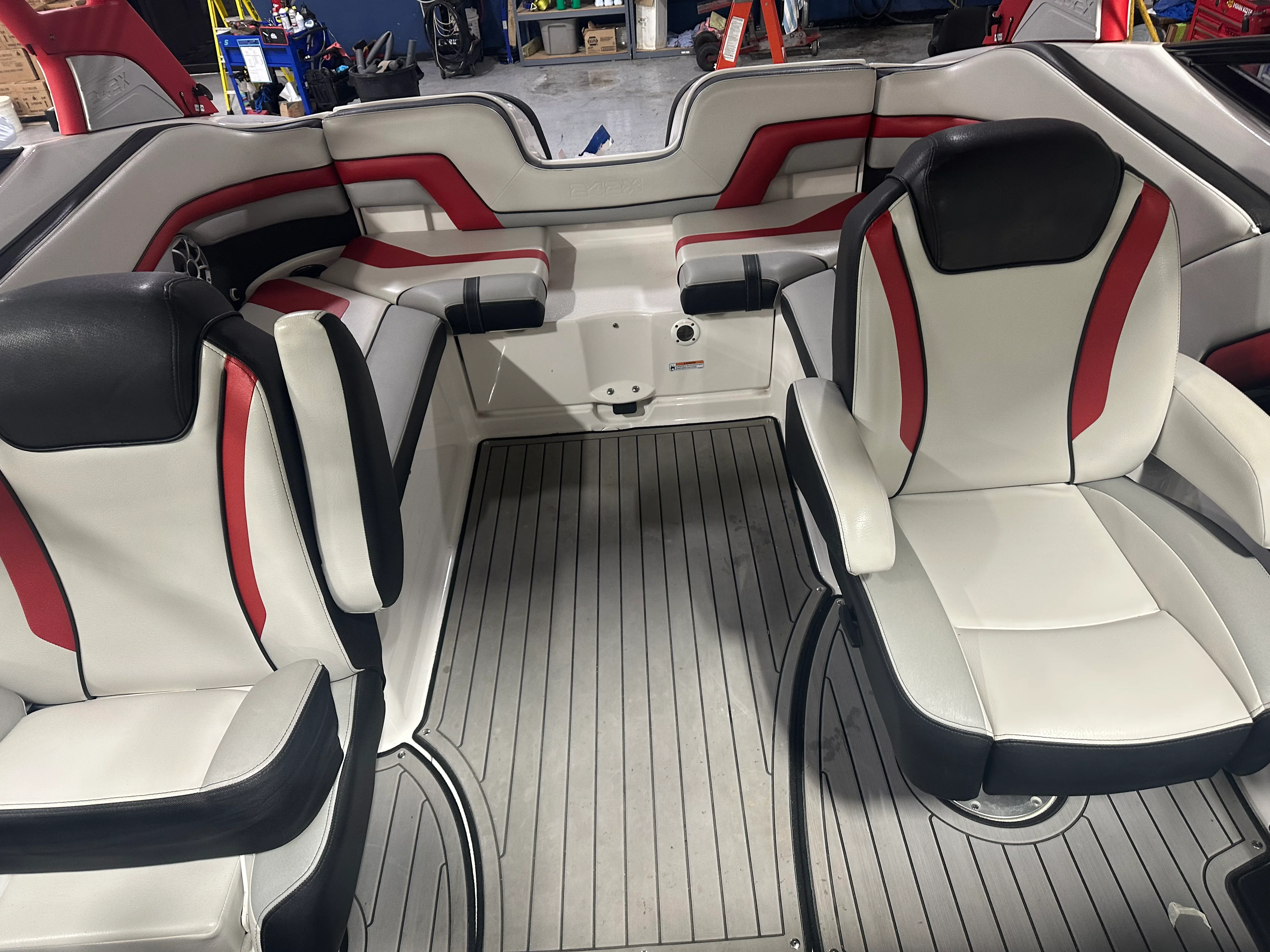 2018 Yamaha 242X Image Thumbnail #8