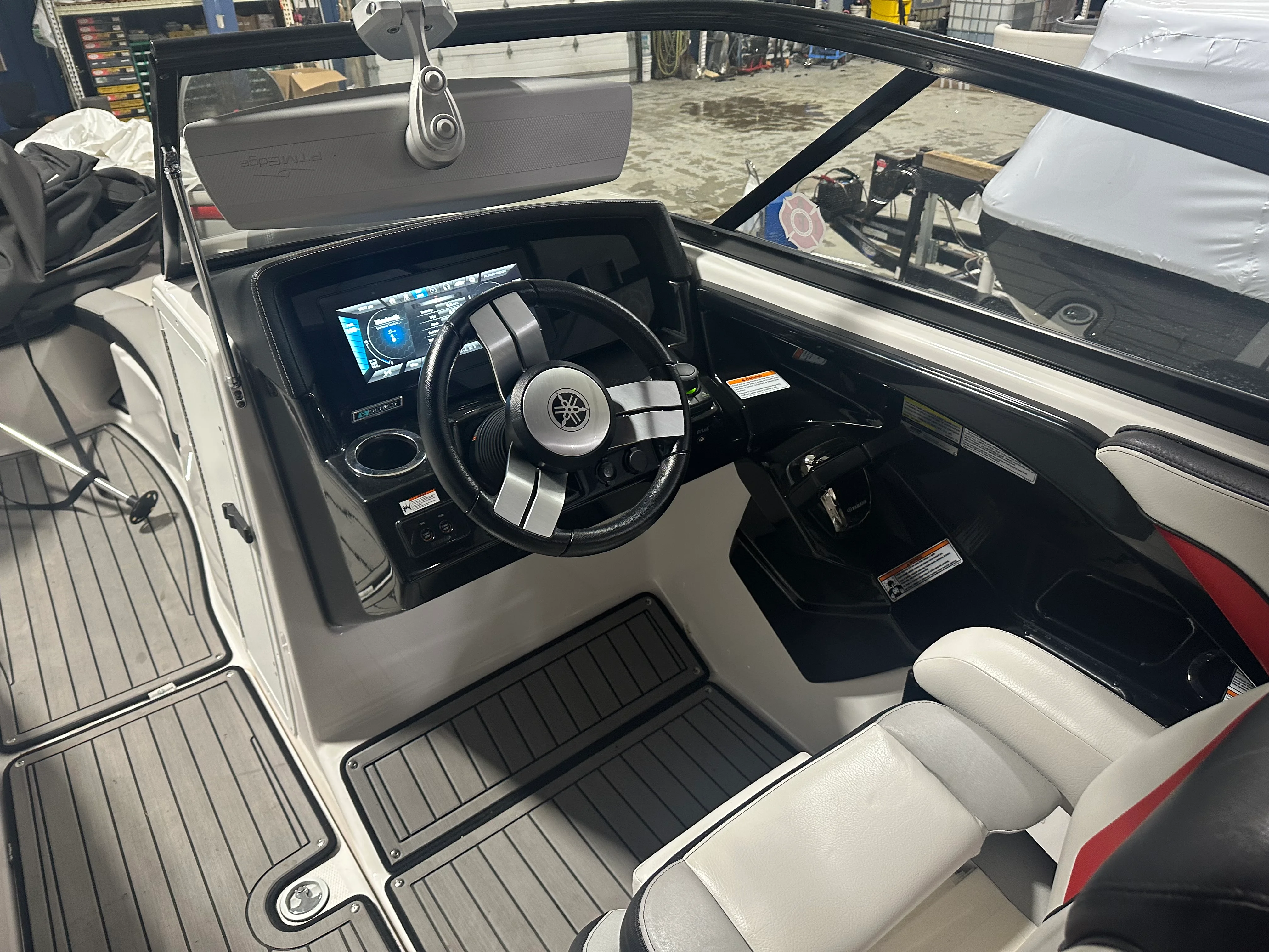 2018 Yamaha 242X Image Thumbnail #6