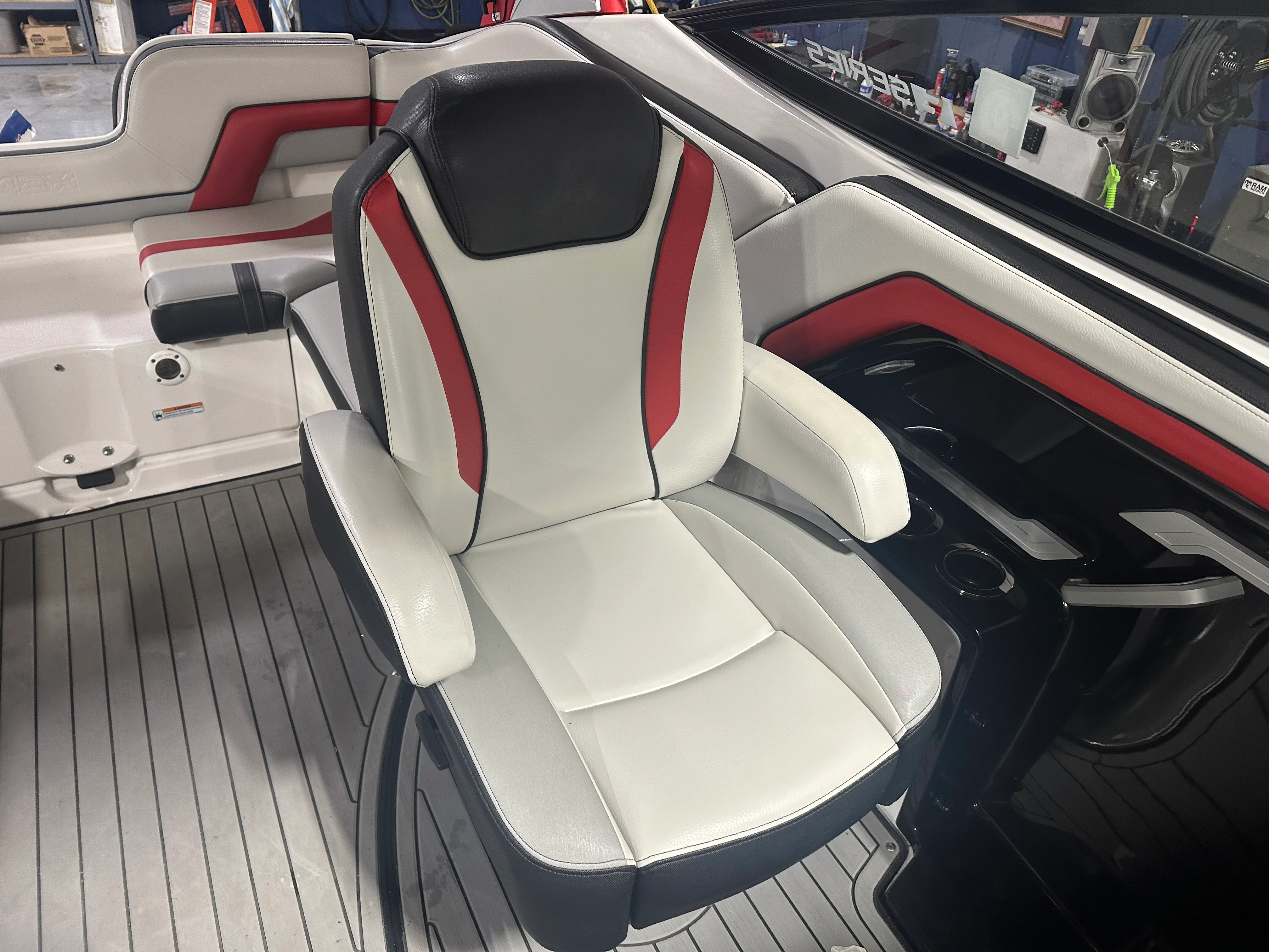 2018 Yamaha 242X Image Thumbnail #9