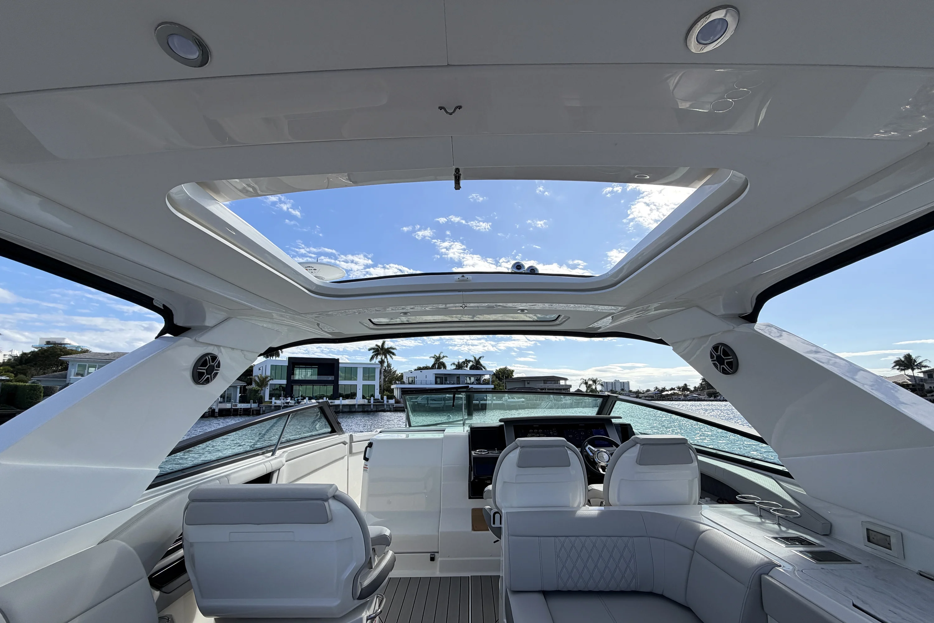 2026 Sea Ray SLX 400 Outboard Image Thumbnail #23