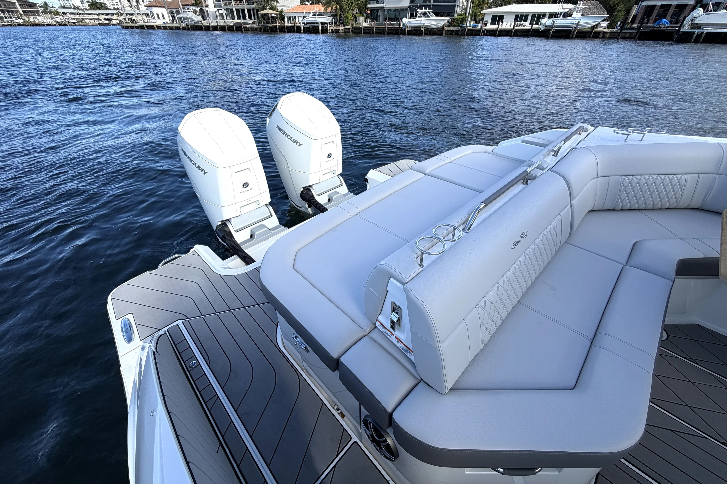 2026 Sea Ray SLX 400 Outboard Image Thumbnail #9