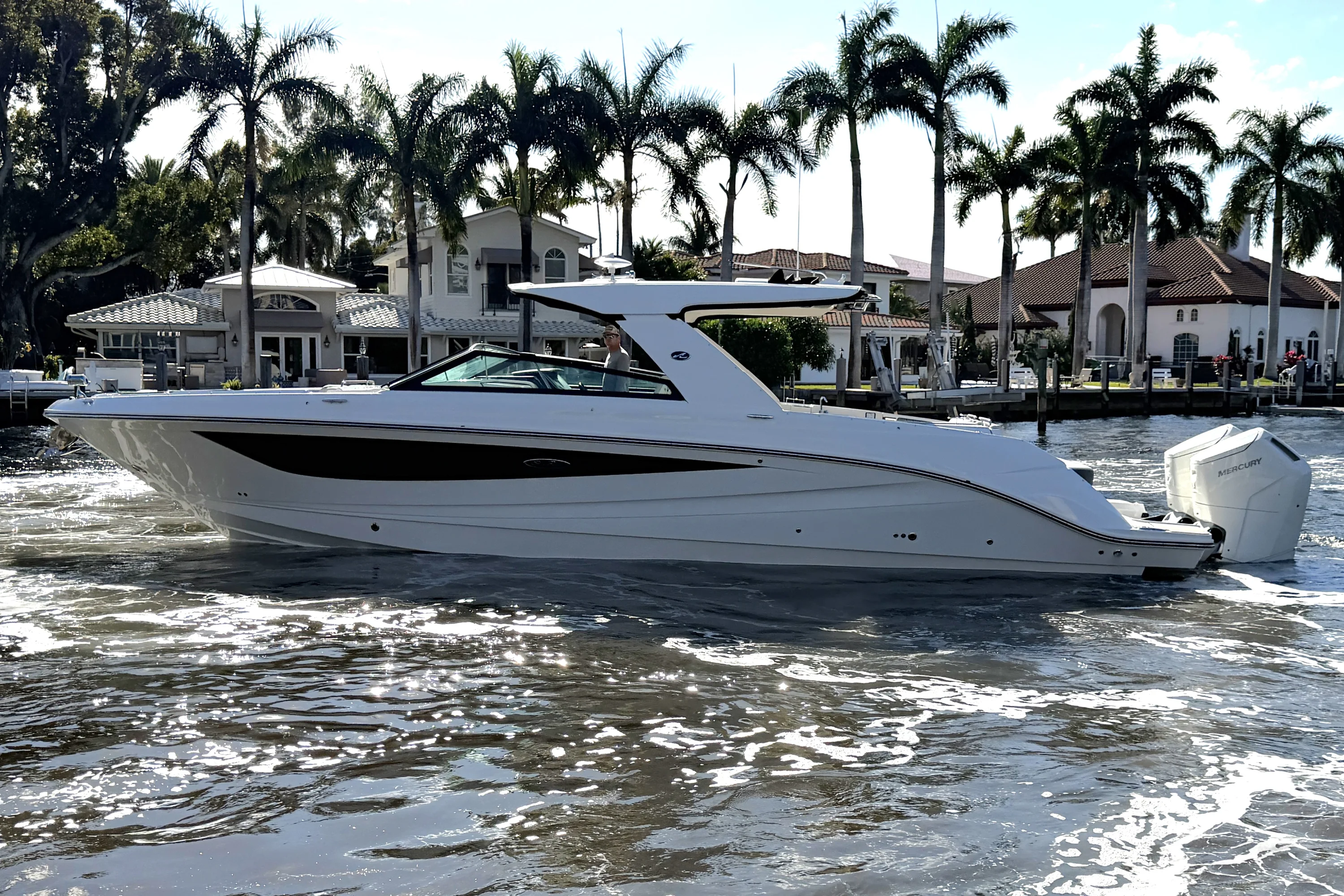 2026 Sea Ray SLX 400 Outboard Image Thumbnail #8