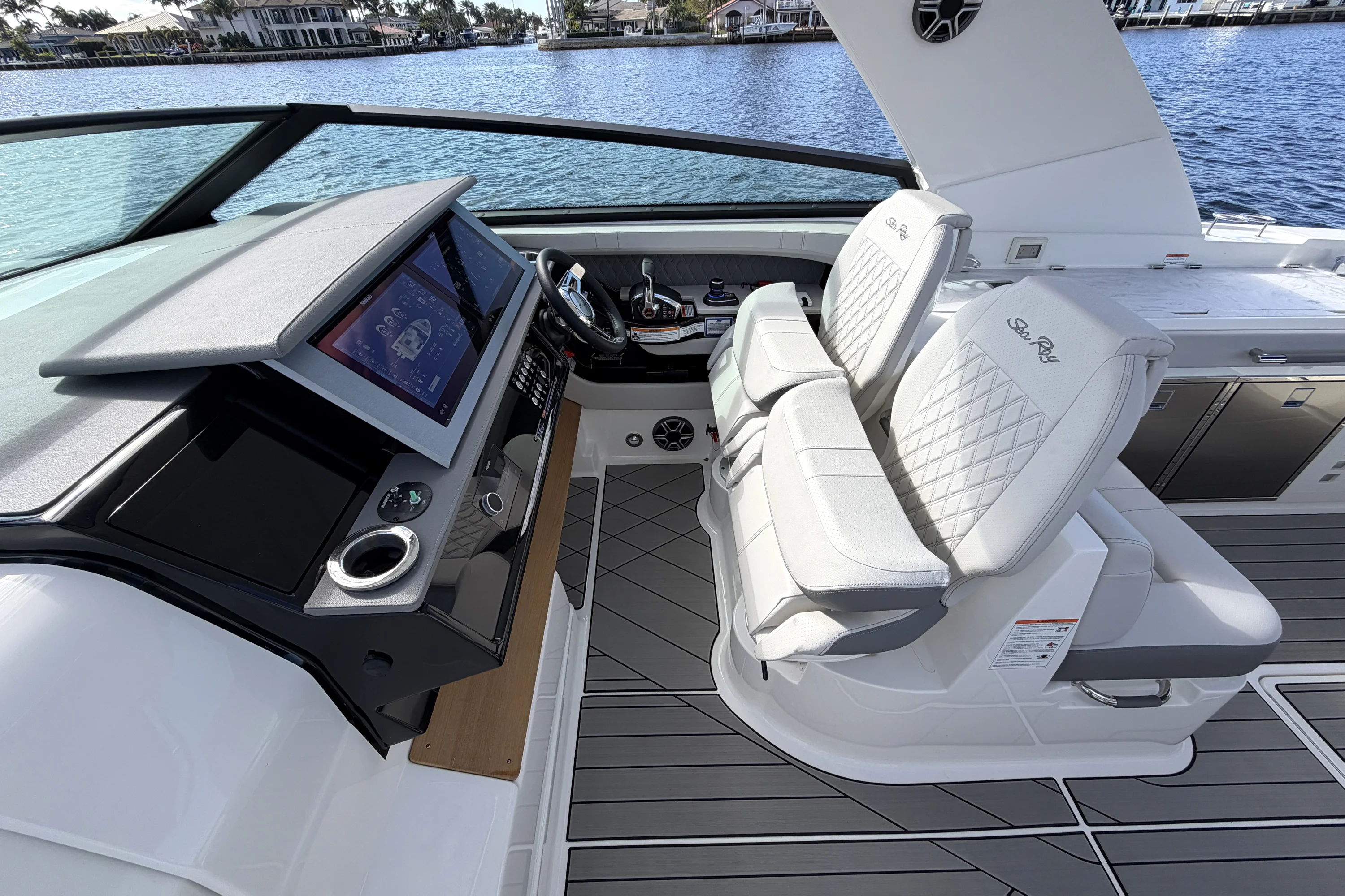 2026 Sea Ray SLX 400 Outboard Image Thumbnail #26