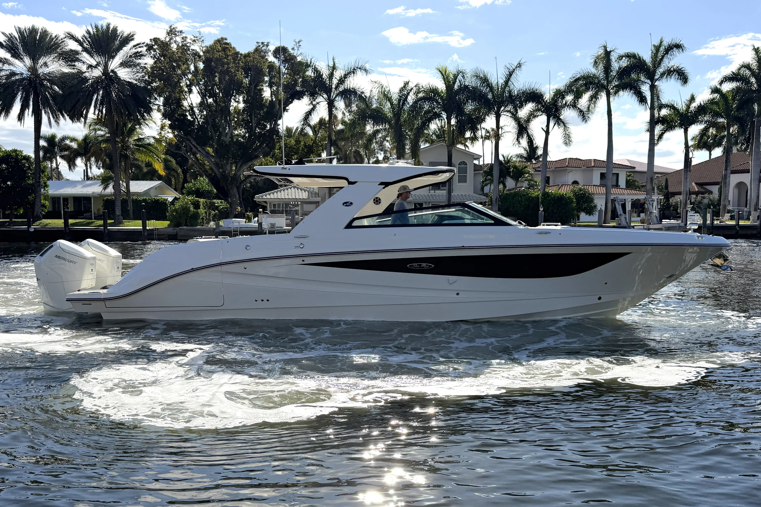 2026 Sea Ray SLX 400 Outboard Image Thumbnail #2