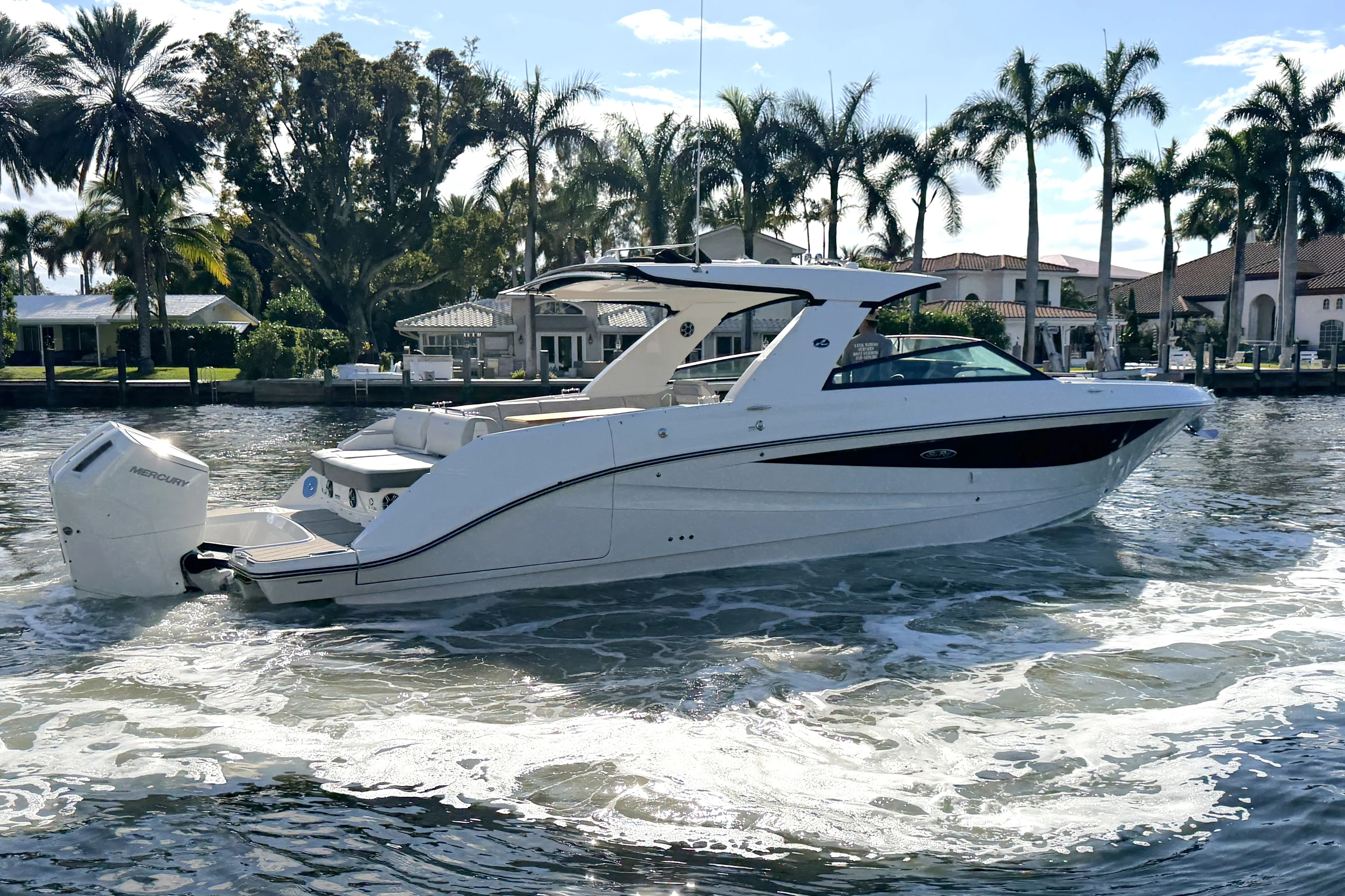 2026 Sea Ray SLX 400 Outboard Image Thumbnail #3