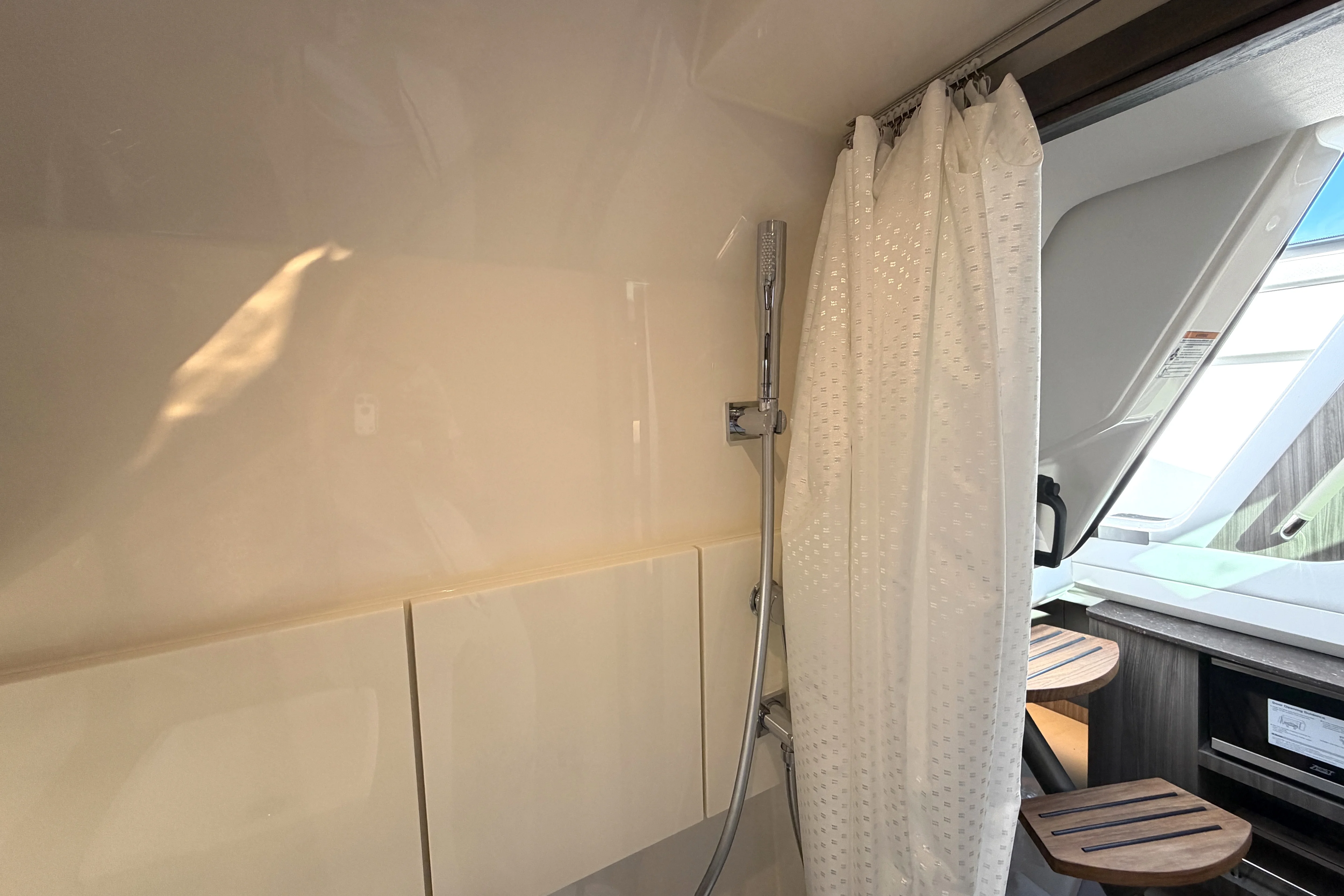 2026 Sea Ray SLX 400 Outboard Image Thumbnail #46