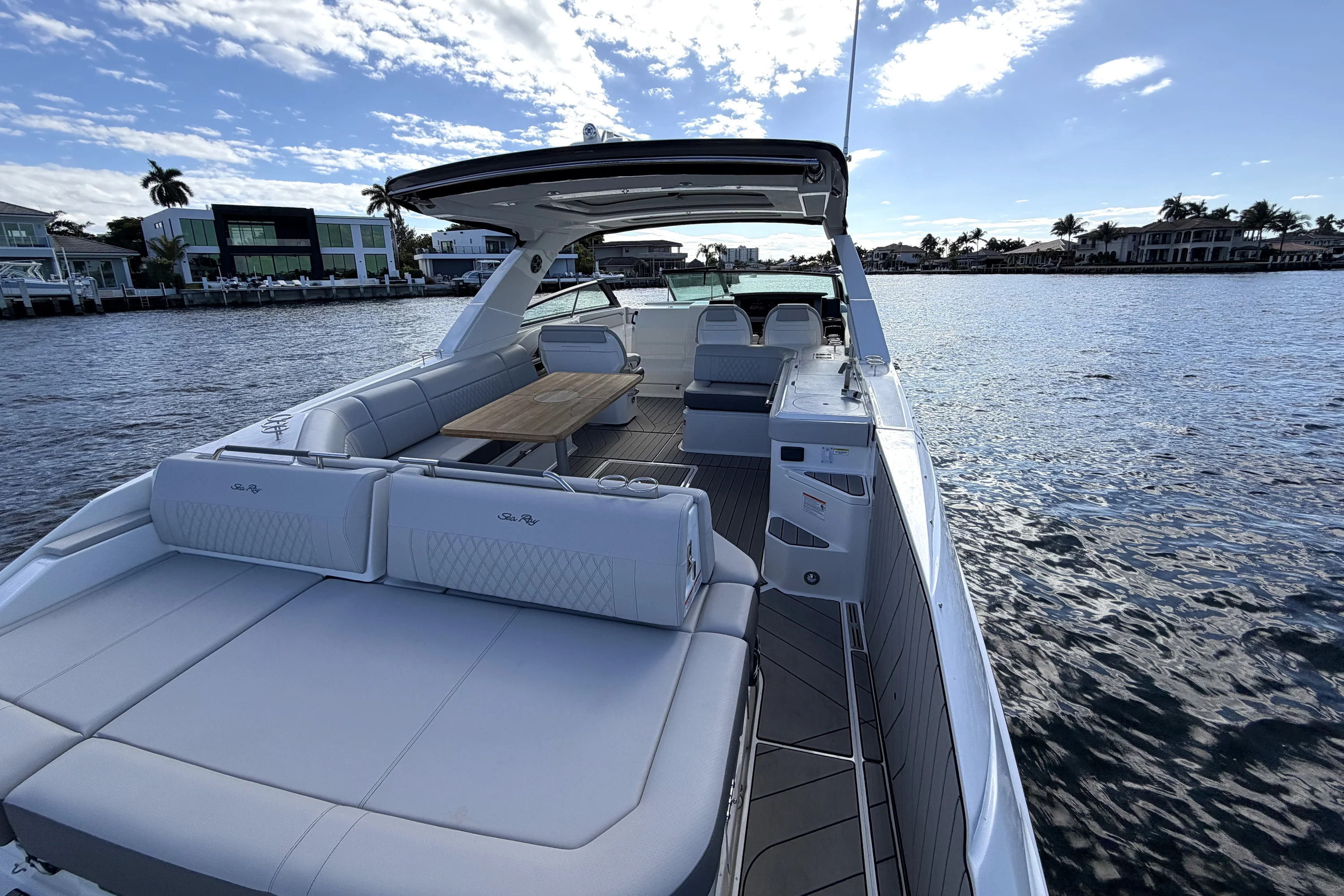 2026 Sea Ray SLX 400 Outboard Image Thumbnail #11