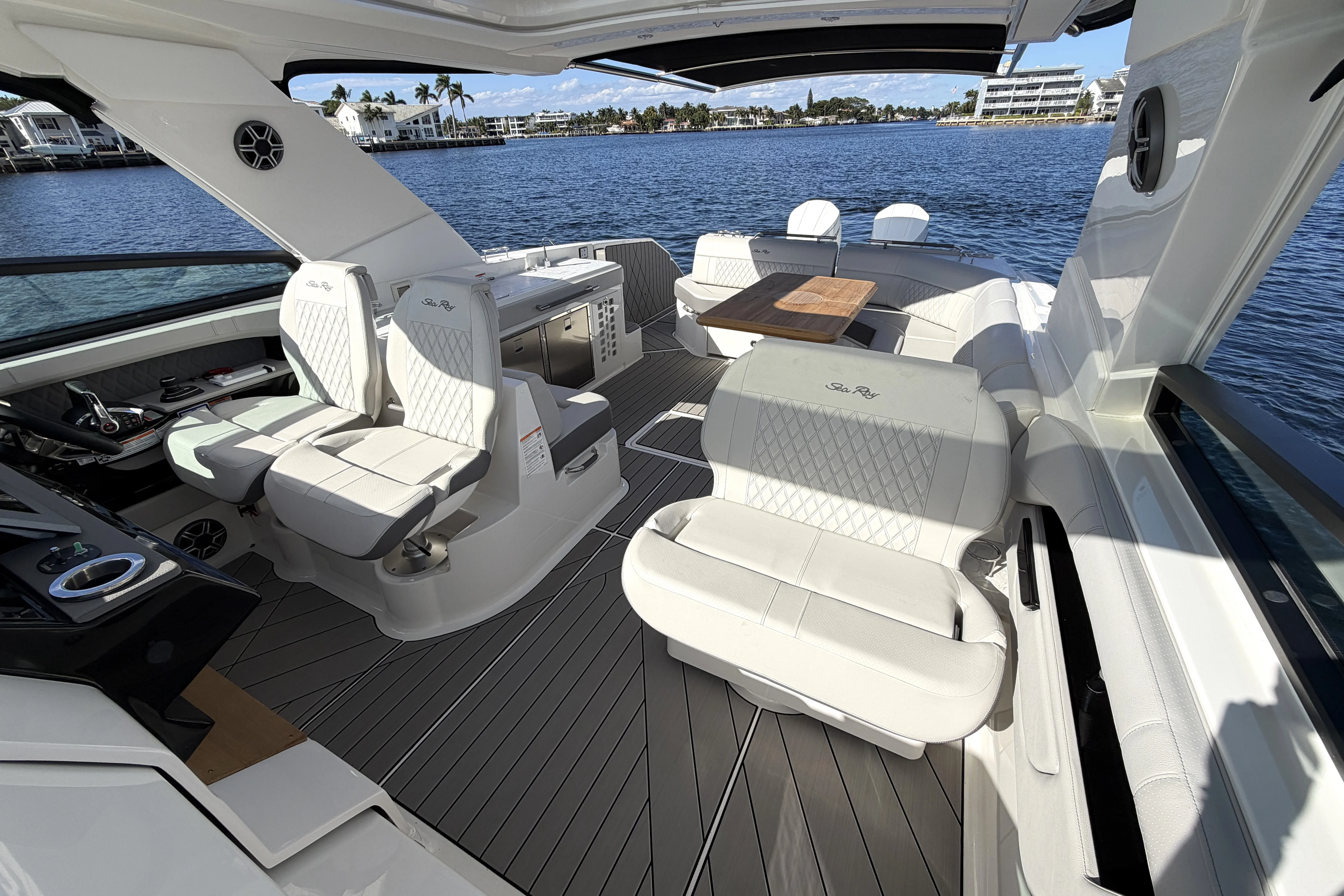 2026 Sea Ray SLX 400 Outboard Image Thumbnail #30