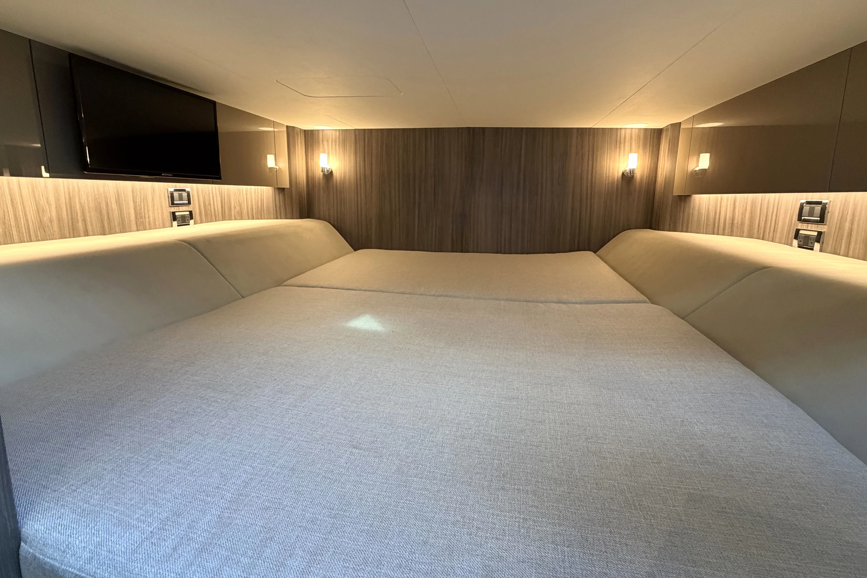 2026 Sea Ray SLX 400 Outboard Image Thumbnail #48