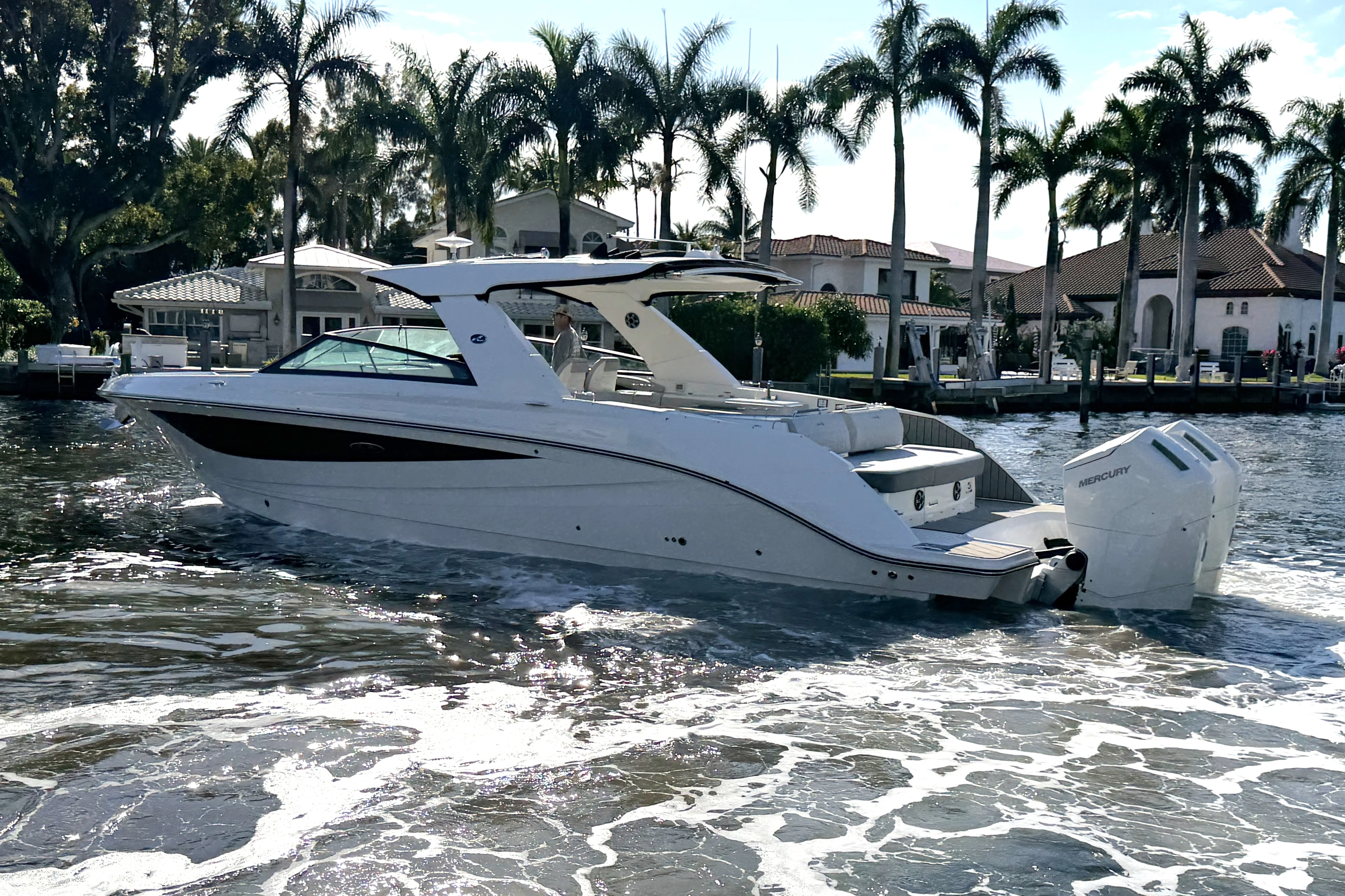 2026 Sea Ray SLX 400 Outboard Image Thumbnail #7